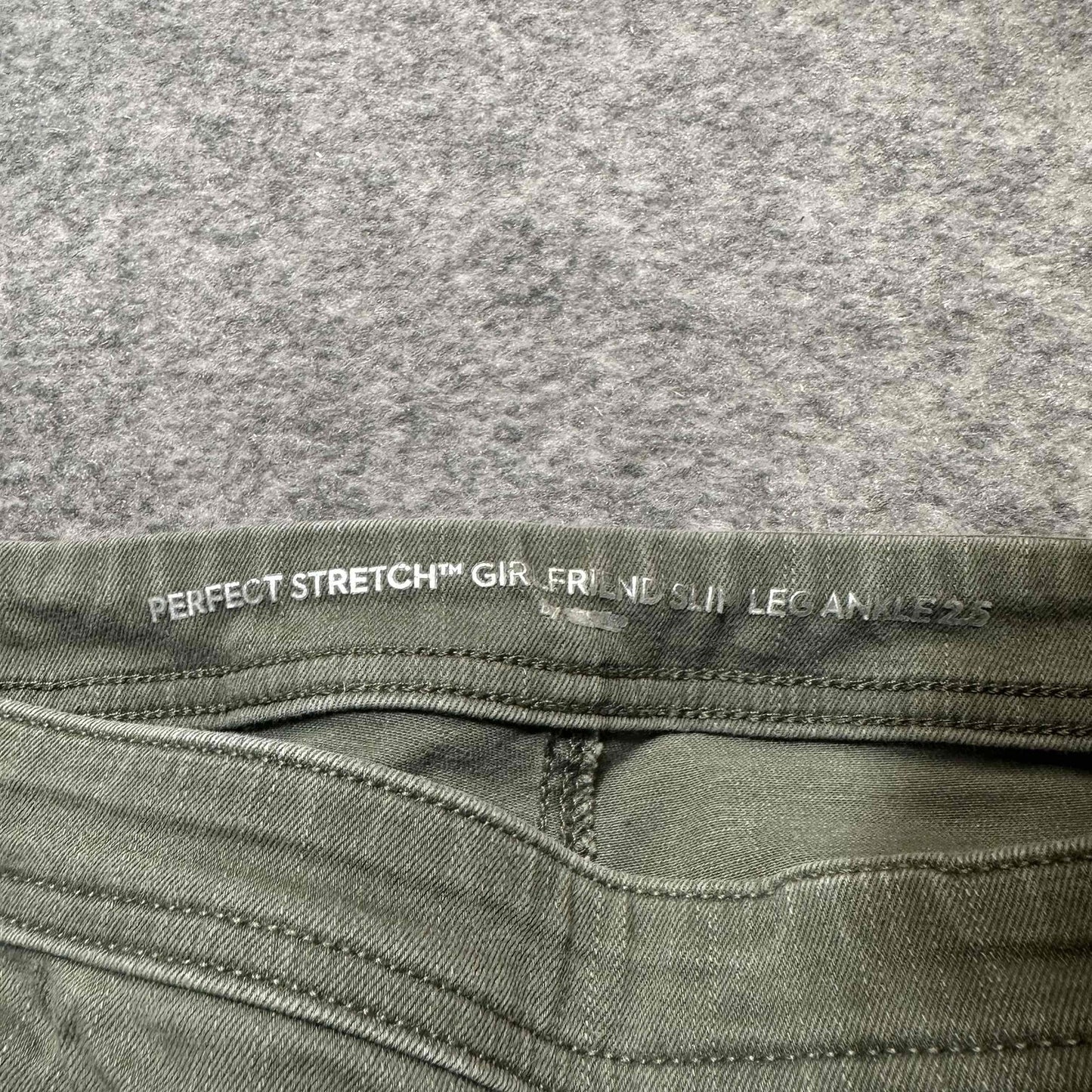 Chicos Women's Perfect Stretch Girlfriend Slim Ankle Jeans Size 25 Green Denim