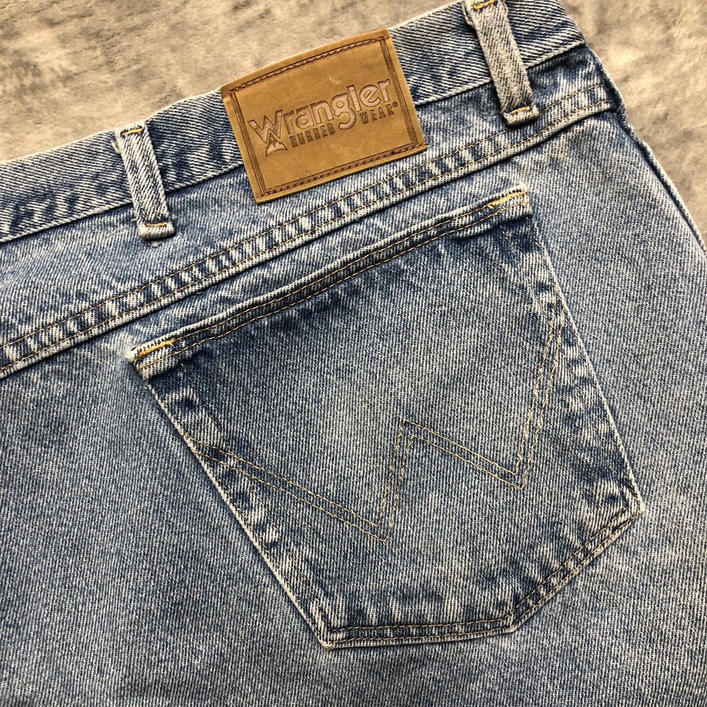 Wrangler Bermuda Jean Shorts Men's Size 51 Light Blue Denim