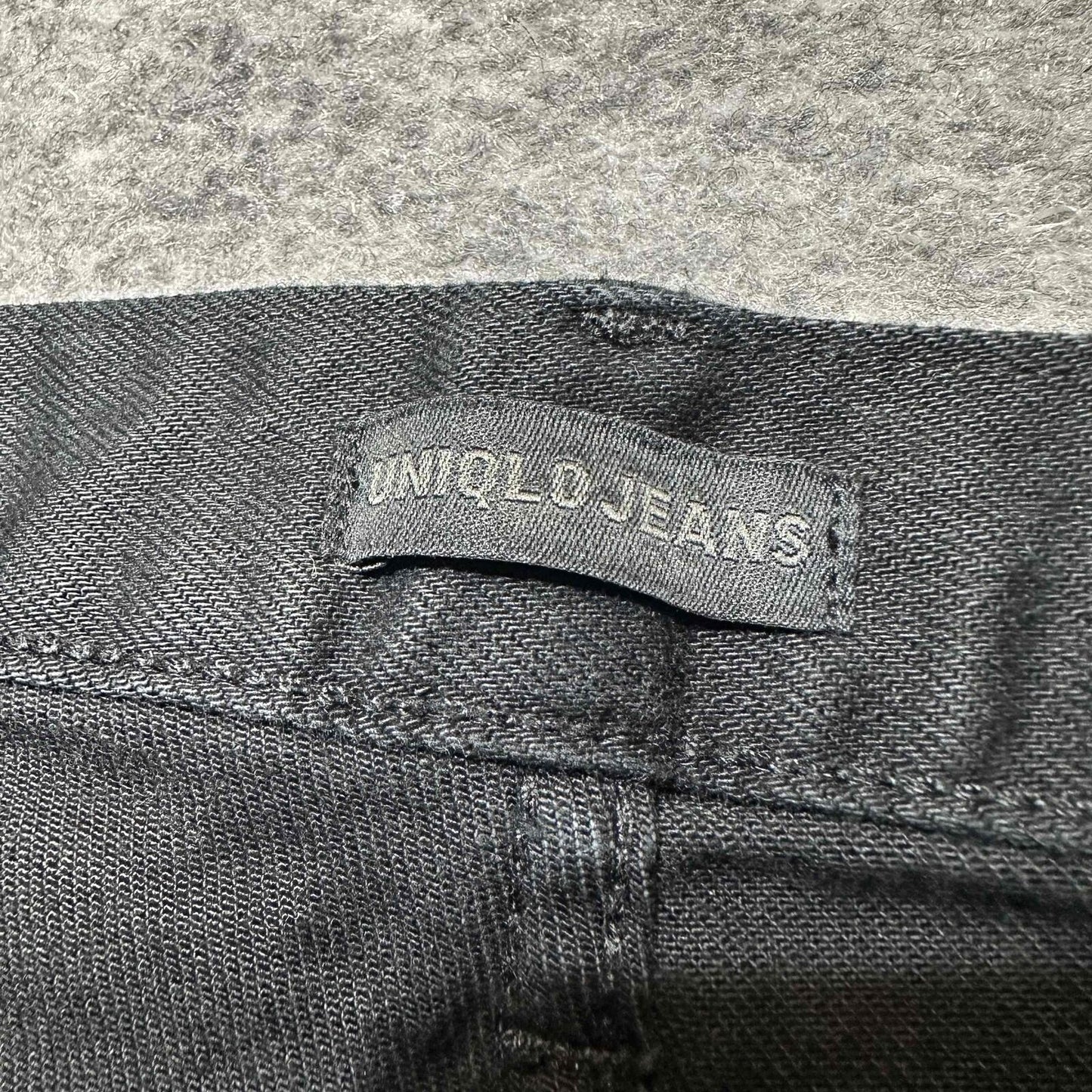 Uniqlo Jeans Men's Straight Button Fly Jeans Size 30x34 Black Dark Wash Denim