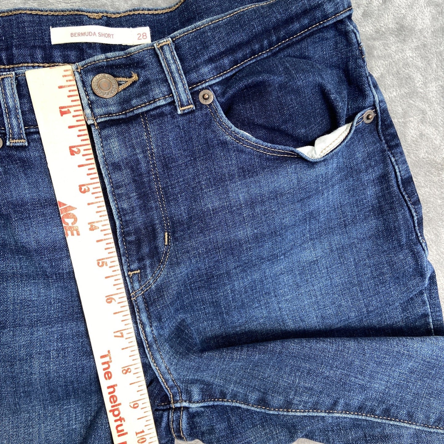 Levi's Bermuda Short Women's Size 28 Blue Dark Wash Denim Shorts