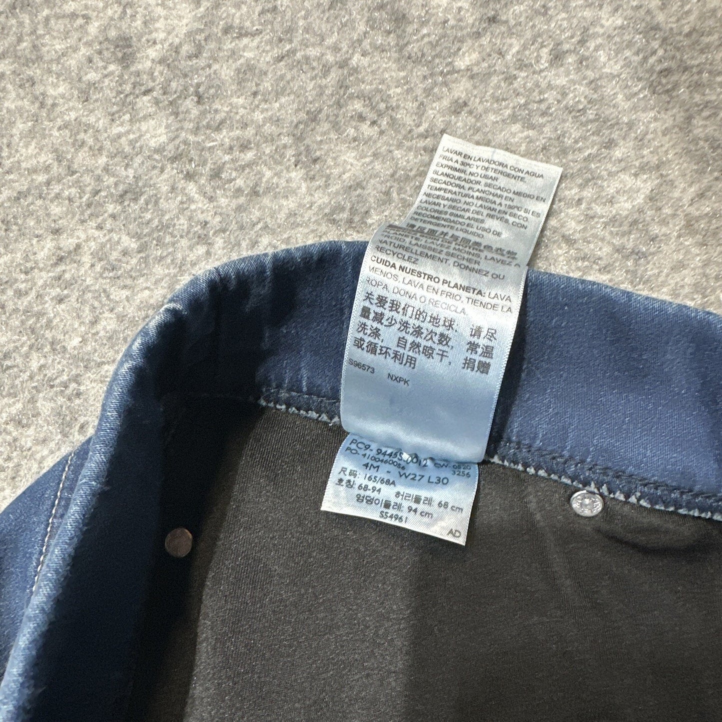 Signature Levi's Totally Shaping Pull On Skinny Women's Jeans Size 4M Blue 27x30