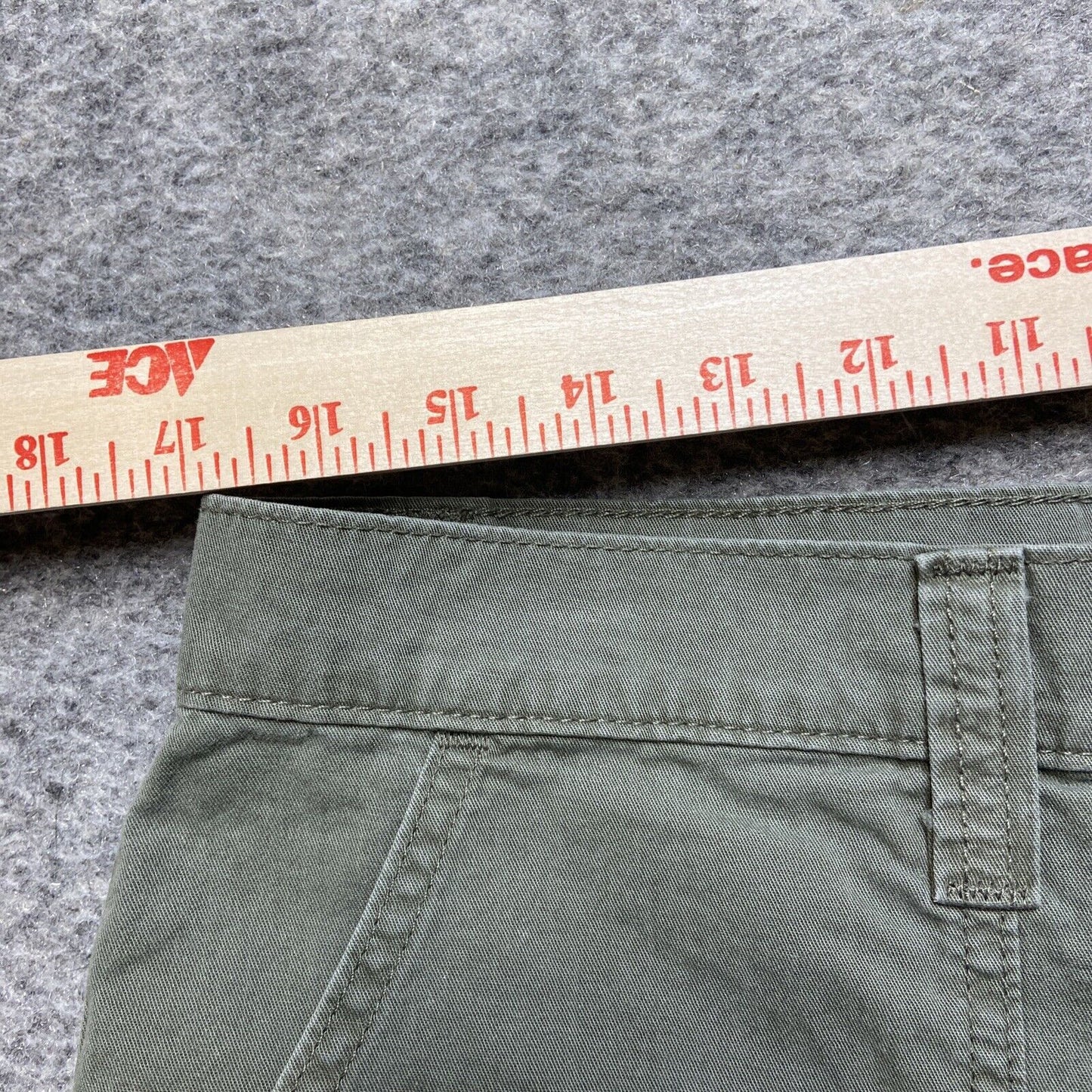 Levi's Classic Fit Shorts Women's Size 16 Mis Green Shorts Summer