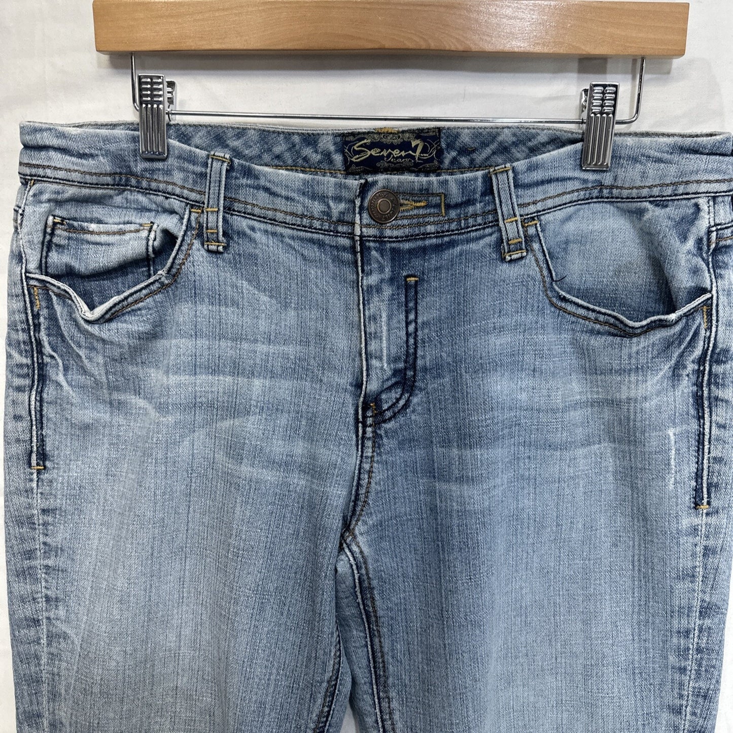 Seven7 Cropped Jeans Women’s Size 31 Blue Light Wash Stretch Denim