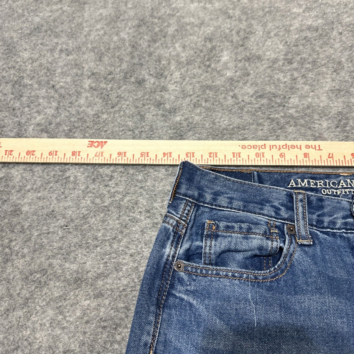 American Eagle Mom Jean Women's Jeans Size 2 Blue Light Wash Denim