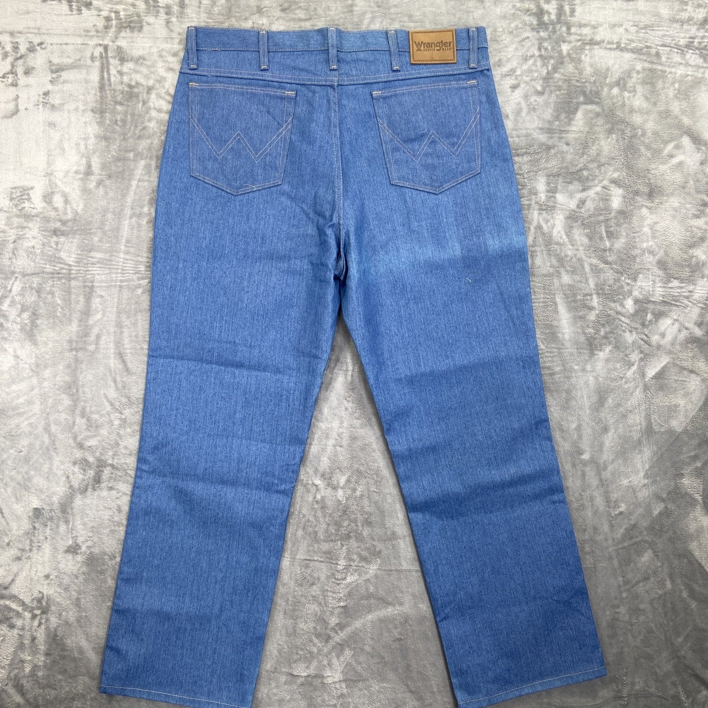New Wrangler Rugged Wear Straight Jeans Men's Size 40x32 Blue Denim