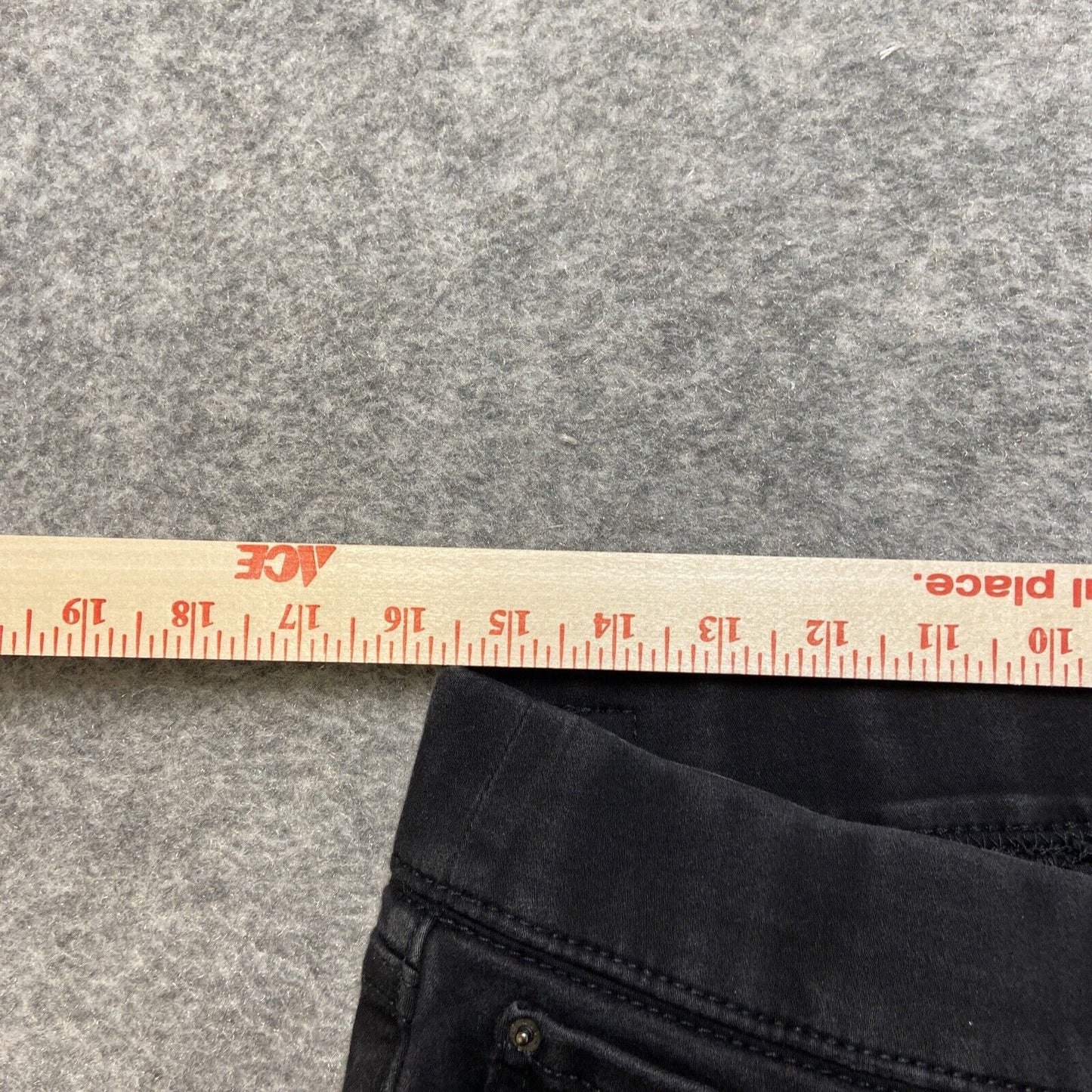 Signature Levi's Totally Shaping Pull On Skinny Jeans Women's Sz 14S Black 32x28