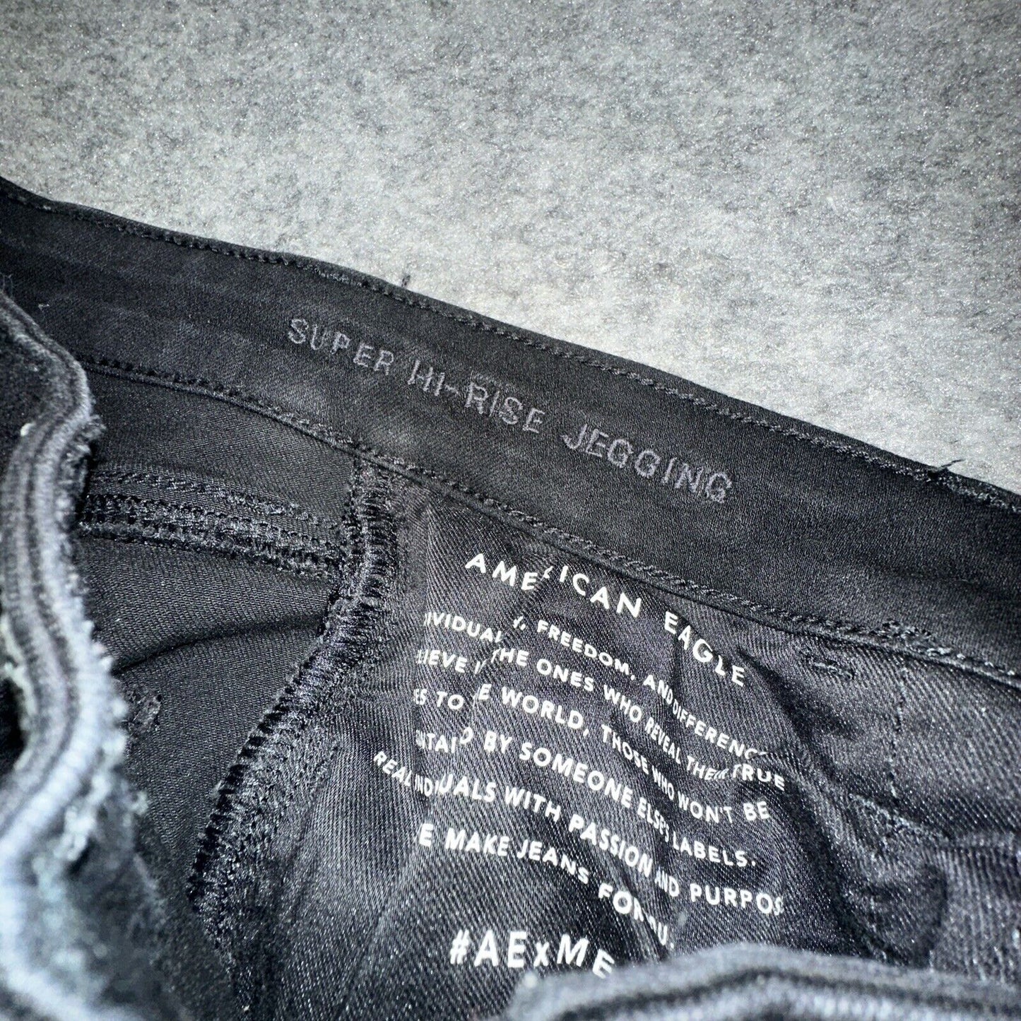 American Eagle The Dream Jean Super Hi Rise Jegging Distressed Jeans Womens 2R