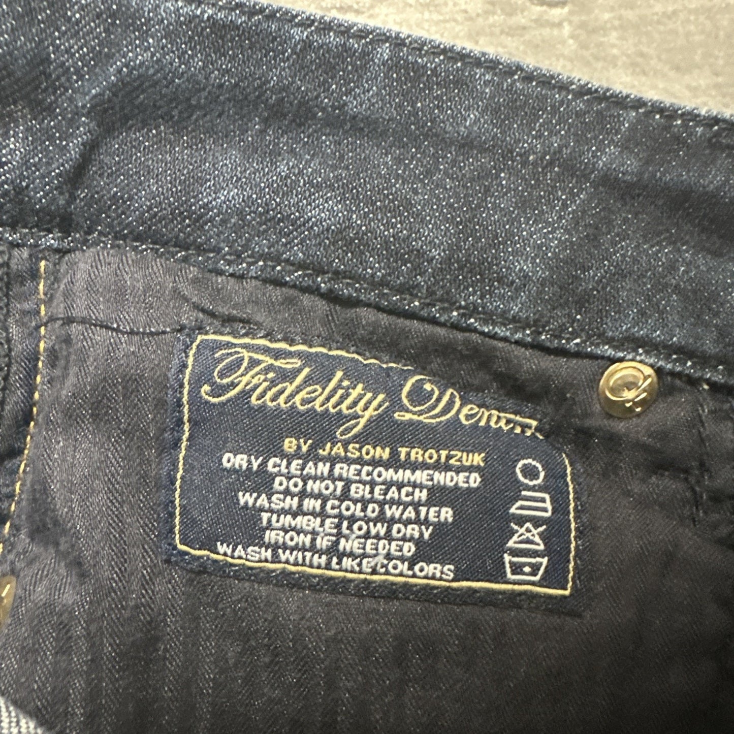 Fidelity Supreme Flared Jeans Women’s Size 28 Dark Blue Denim