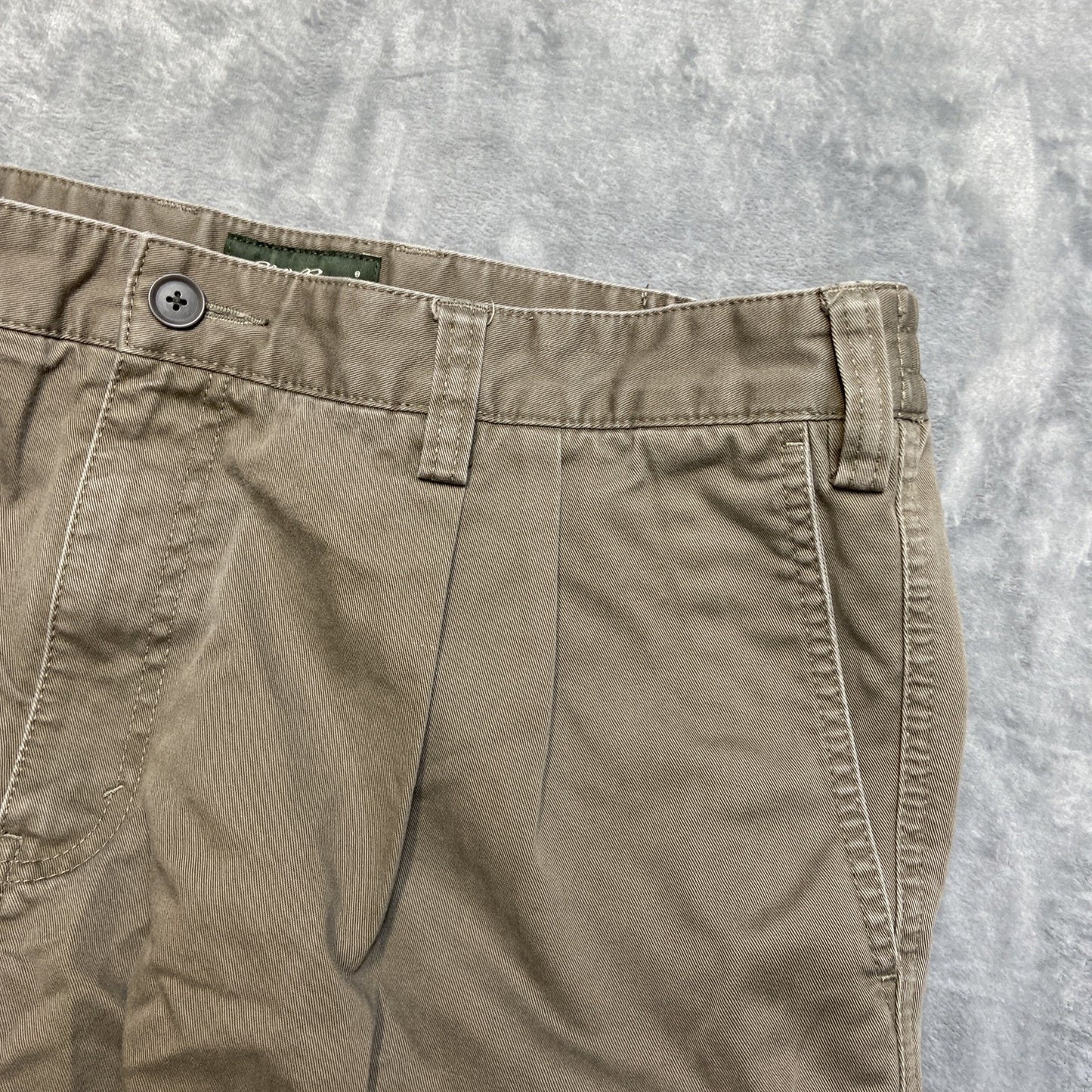 Eddie Bauer Pleated Chino Pants Men's Size 38 Green Brown Pants Olive
