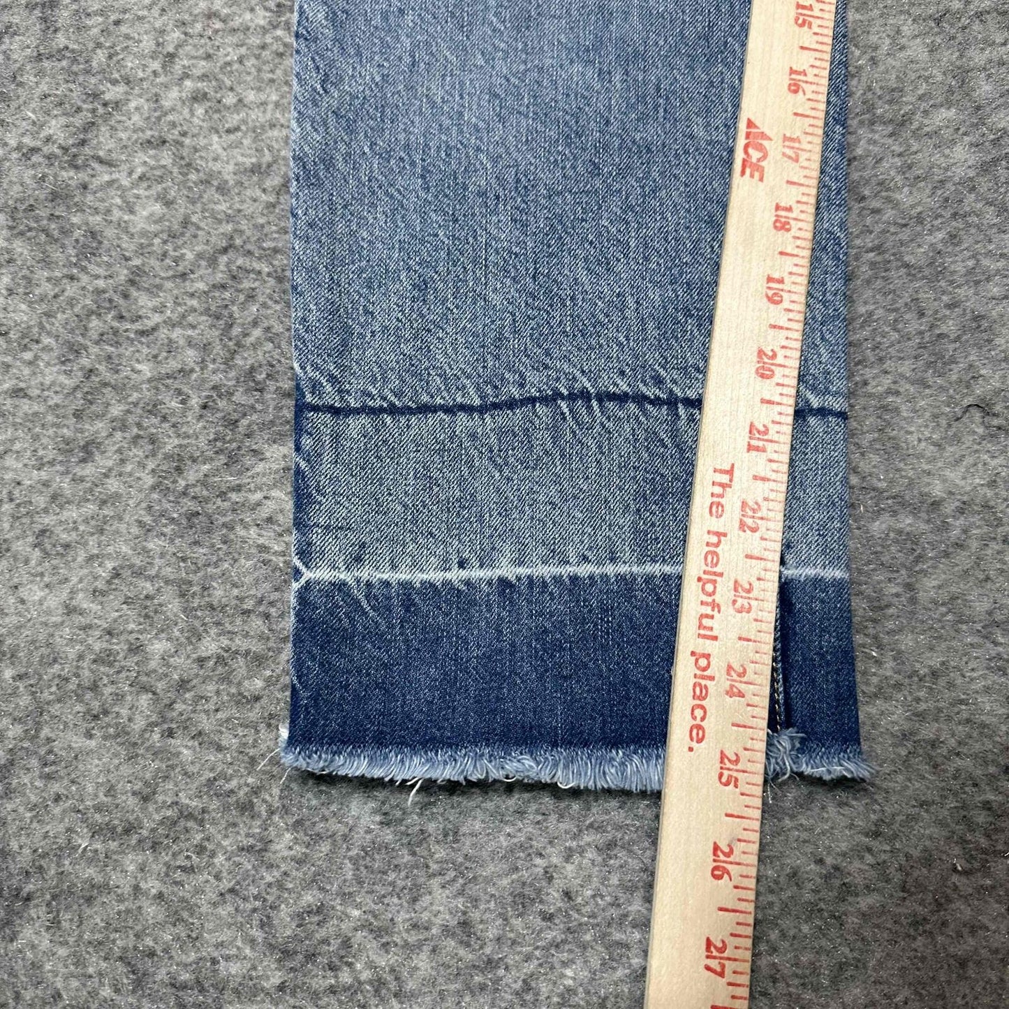 Current/Elliott Women's Cropped Frayed Hem Jeans Size 12/31 Blue