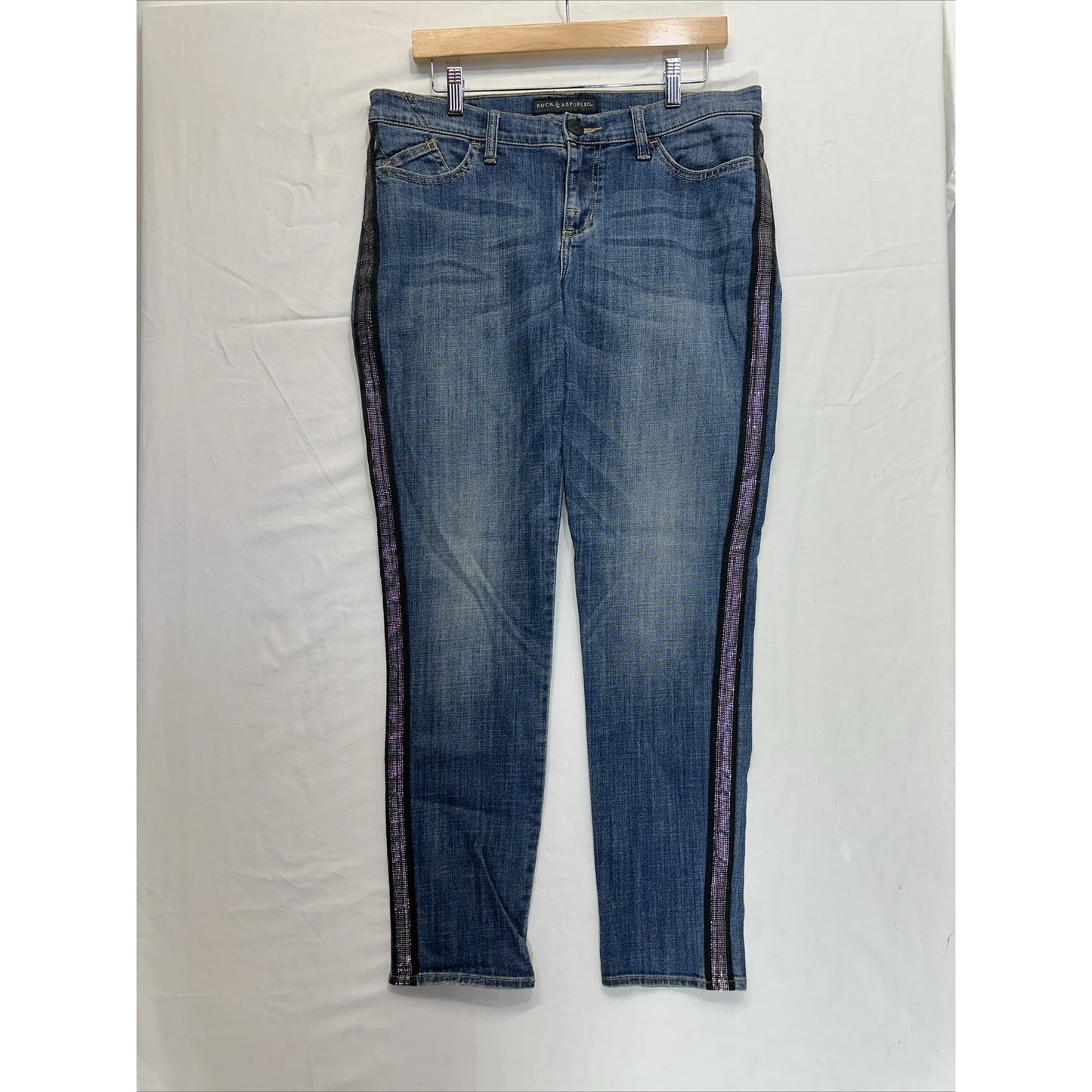 Rock & Republic Berlin Jeans Women's Size 12M Blue Medium Wash Embroidered Denim