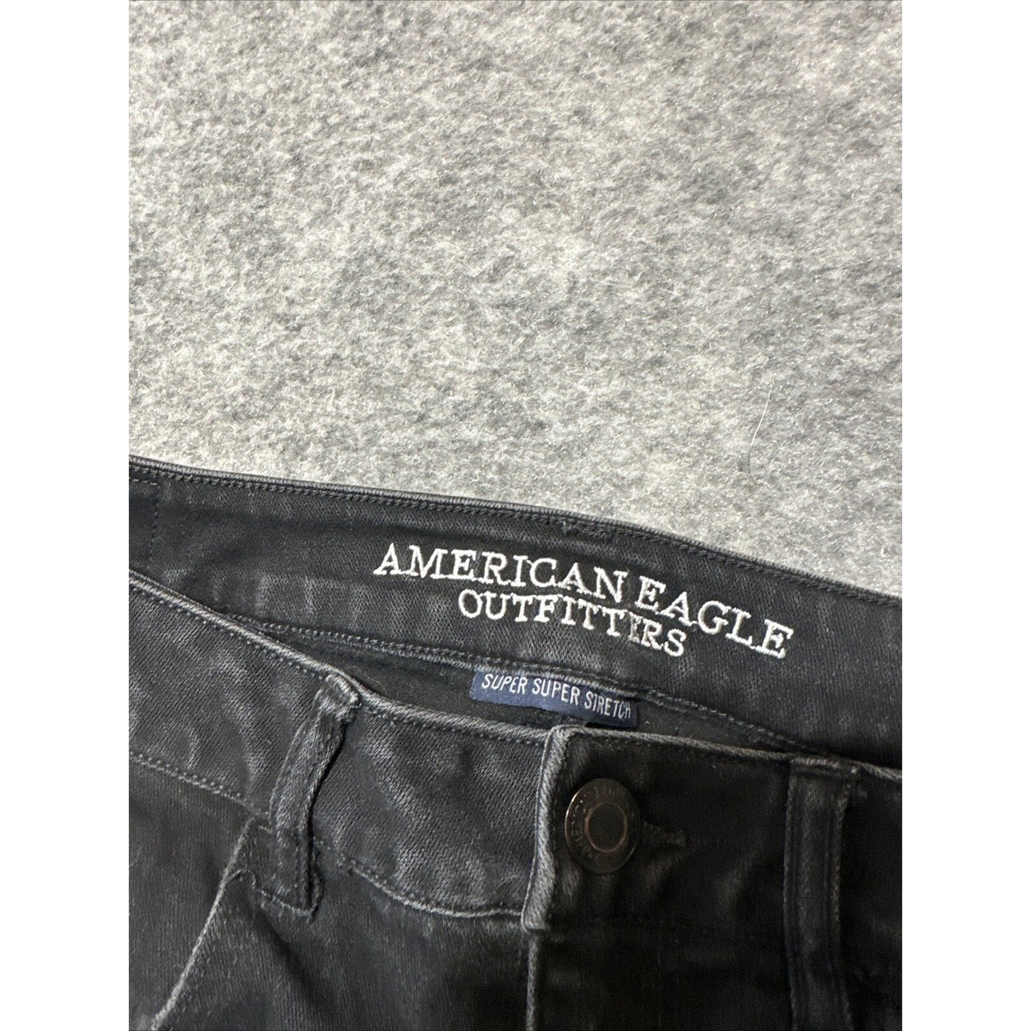 American Eagle Outfitters Women’s Super Stretch Distressed Jeans Size 6 Black