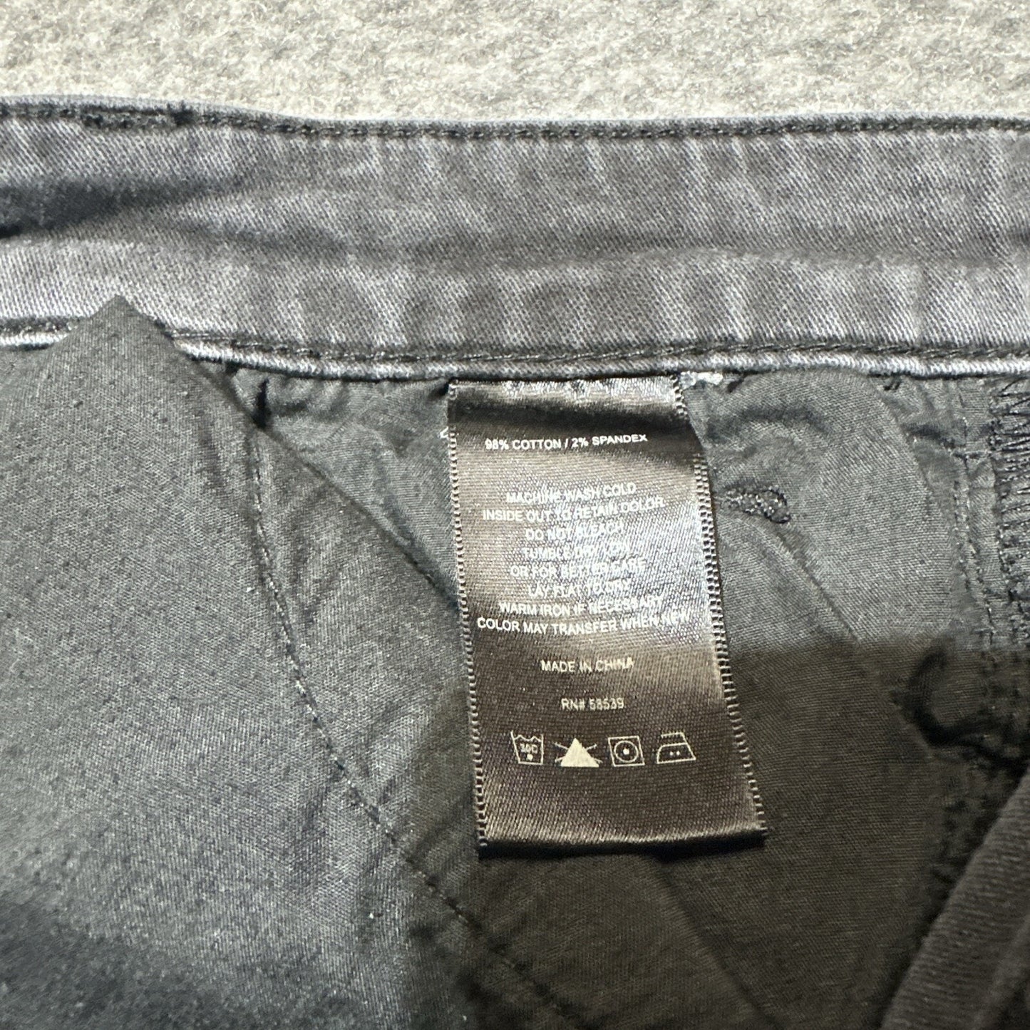 KUT From The Kloth Women's Distressed Skinny Jeans Size 8 Black Dark Wash Denim