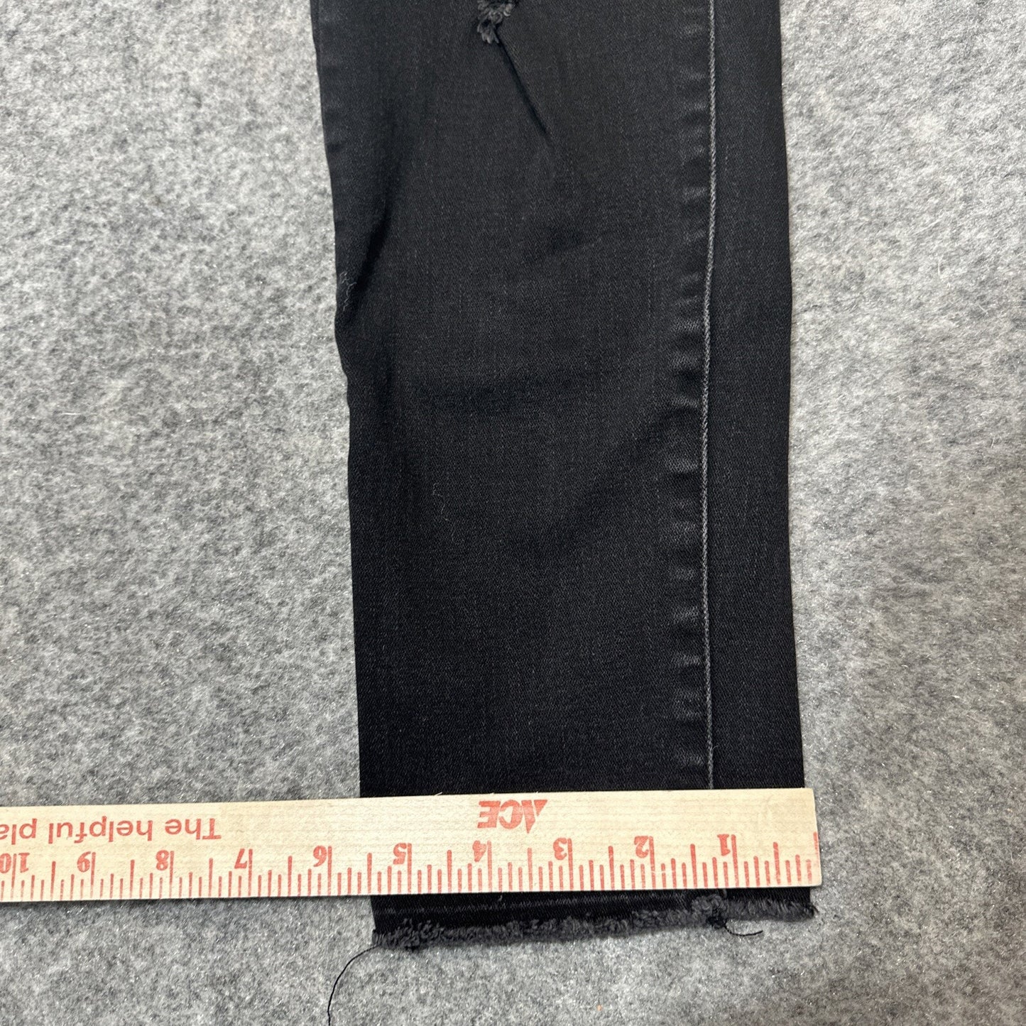 American Eagle Outfitters Women’s Super Stretch Distressed Jeans Size 6 Black