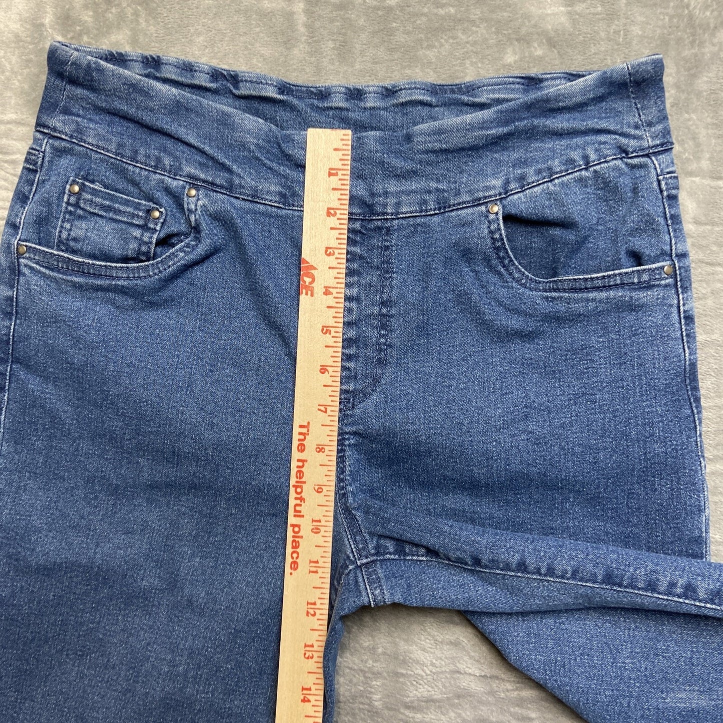 Blair Pull On Straight Jeans Women’s Size 12 Blue Medium Wash Denim