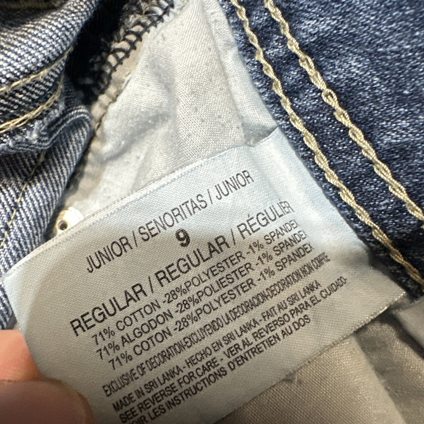 LEI Ashley Low Rise Women's Distressed Capri Jeans Size 9 Reg Blue Dark Denim