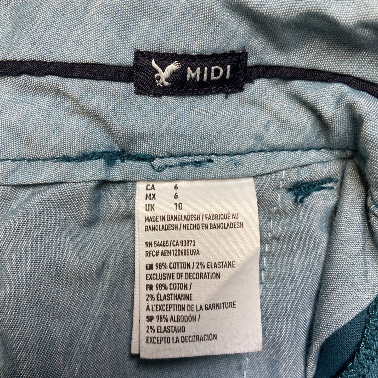 American Eagle Stretch Midi Chino Shorts Women's Size 6 Blue Teal