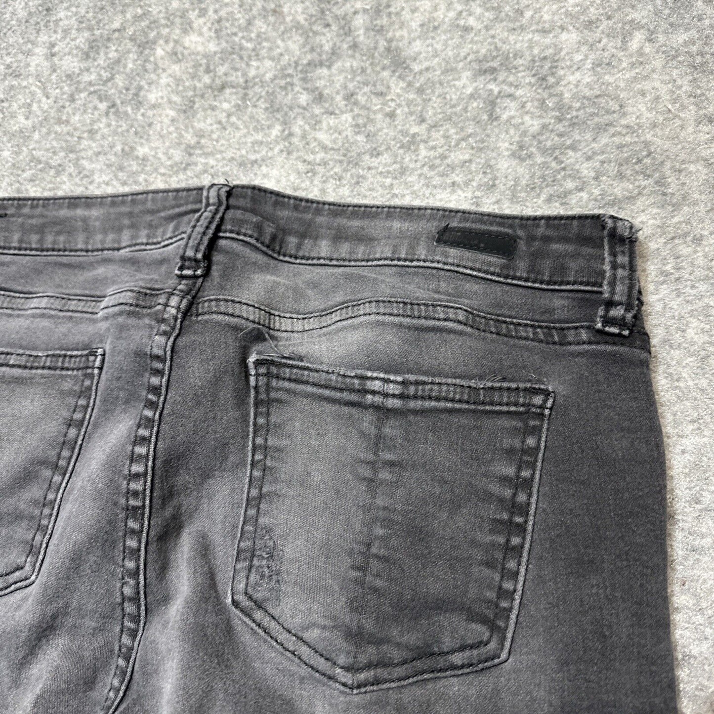 KUT From The Kloth Women's Distressed Skinny Jeans Size 8 Black Dark Wash Denim