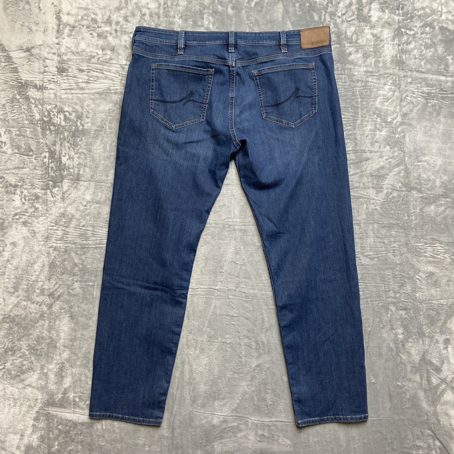 34 Heritage Courage Mid Rise Straight Jeans Men’s Size 40x32 Blue Denim EUC