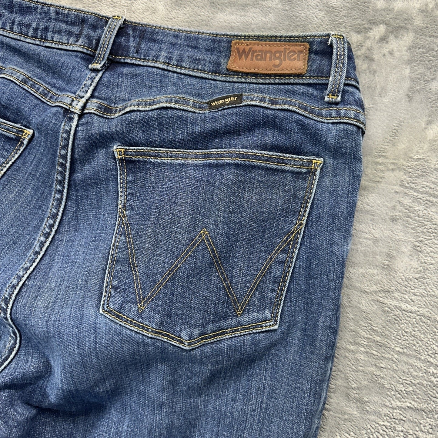 Wrangler High Rise True Straight Jeans Women's Size 10x32 Blue Denim