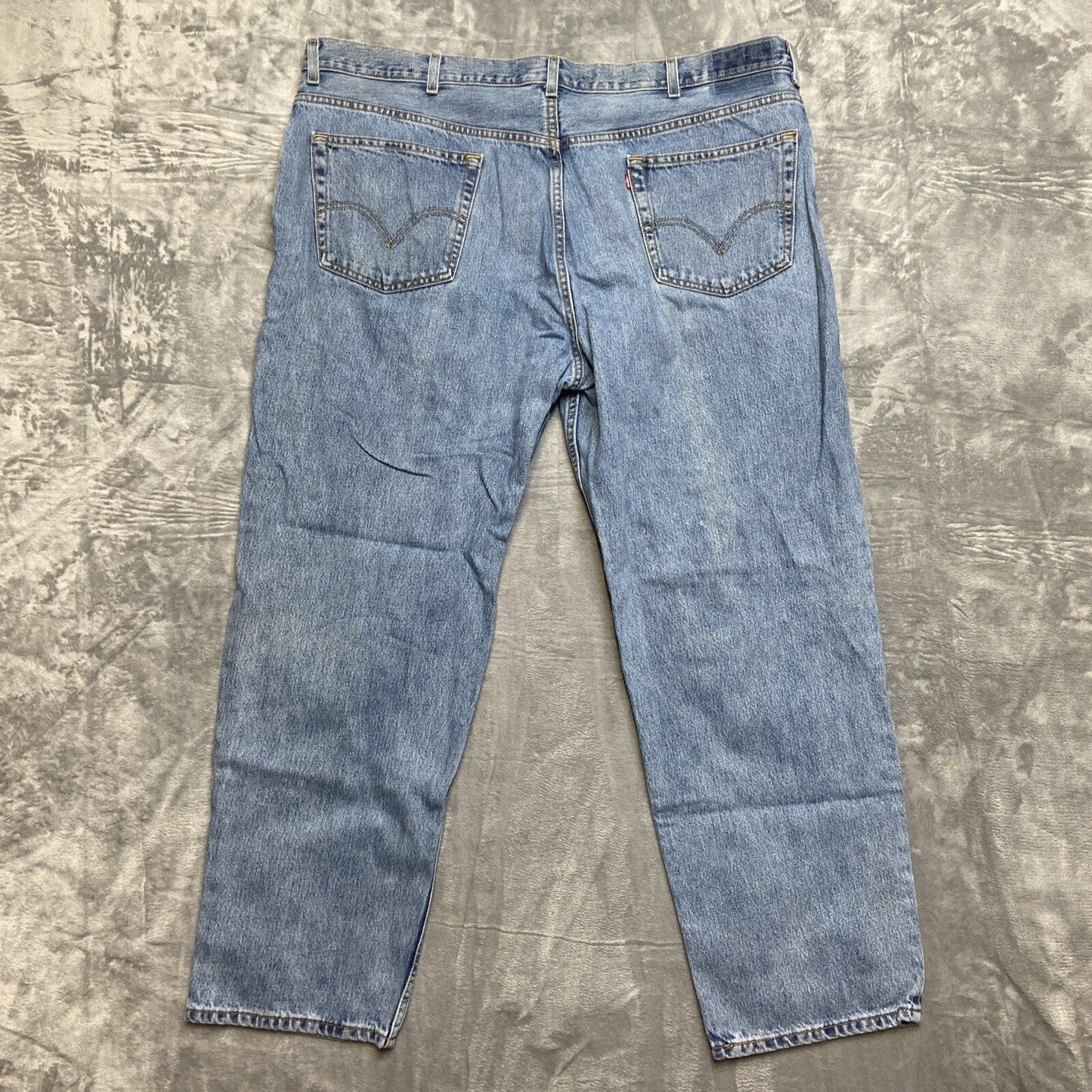 Vintage Levi’s 550 Relaxed Fi Jeans Men’s Size 46x32 Light Blue Denim