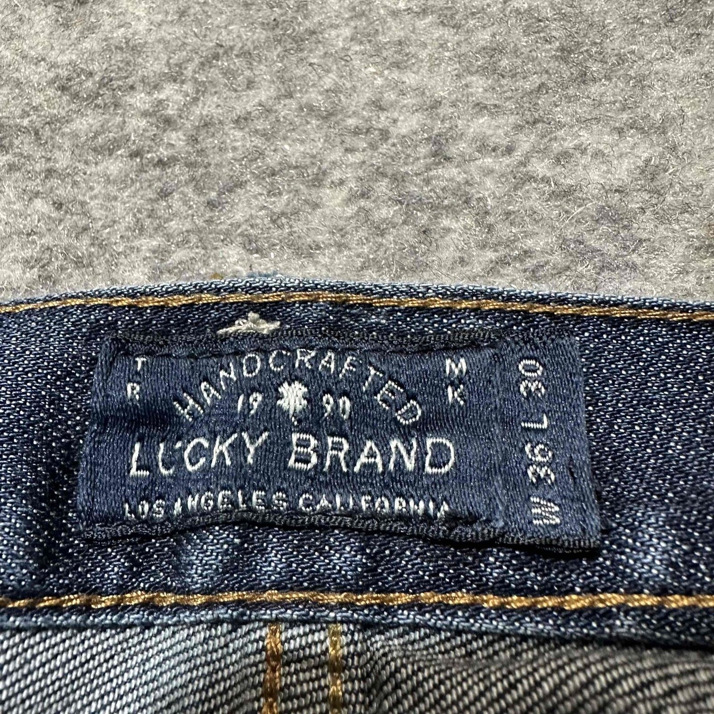 Lucky Brand 221 Men's Straight Frayed Hem Jeans Size 36x30 Blue Medium Wash