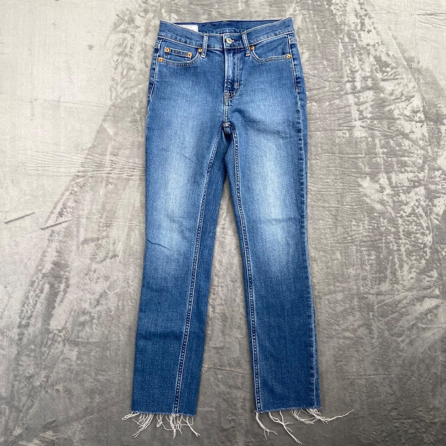 GAP Vintage Slim Jeans Women's Size 25 Medium Blue Denim Mid Rise