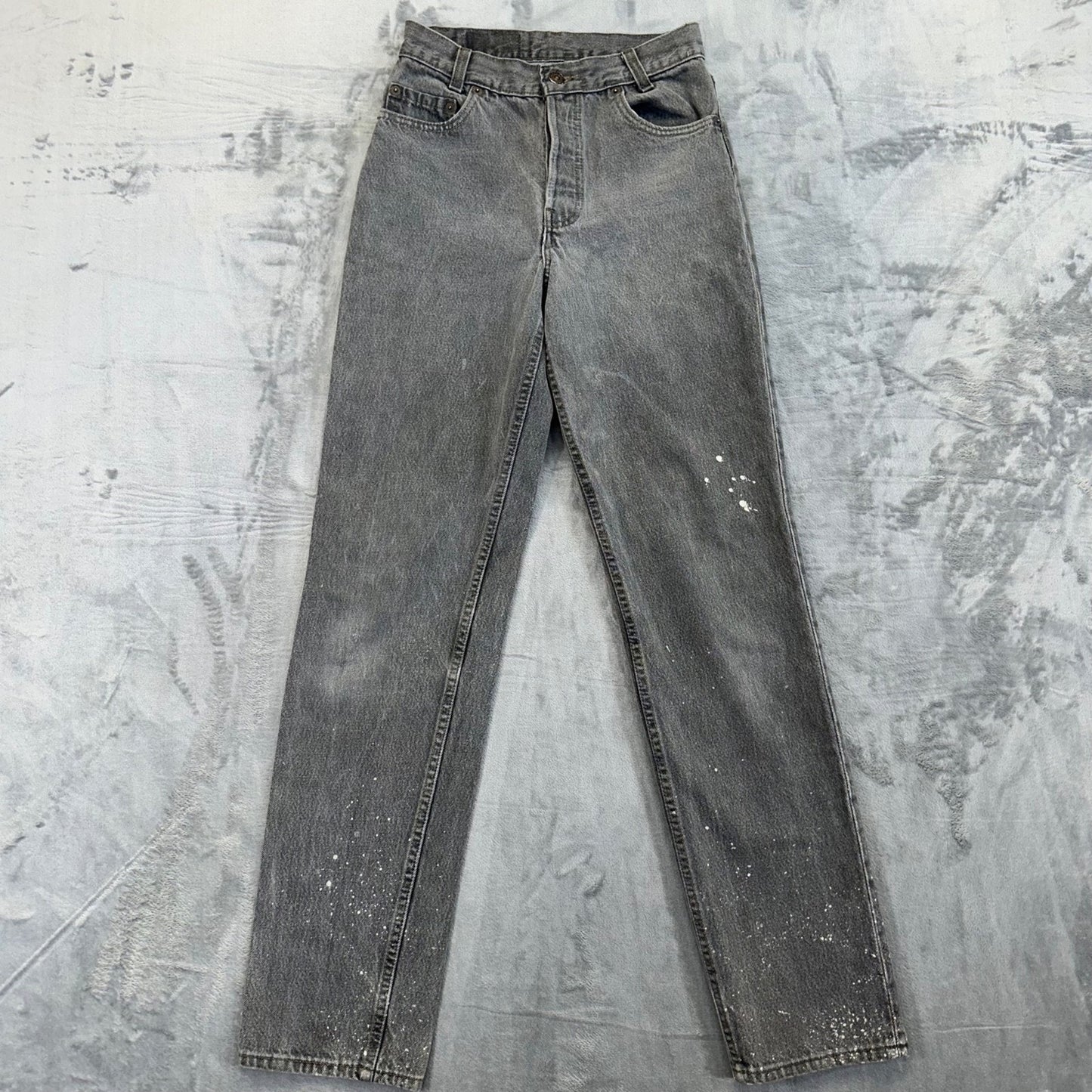 Vintage Levi's Women's Straight Jeans W24 Gray Distressed