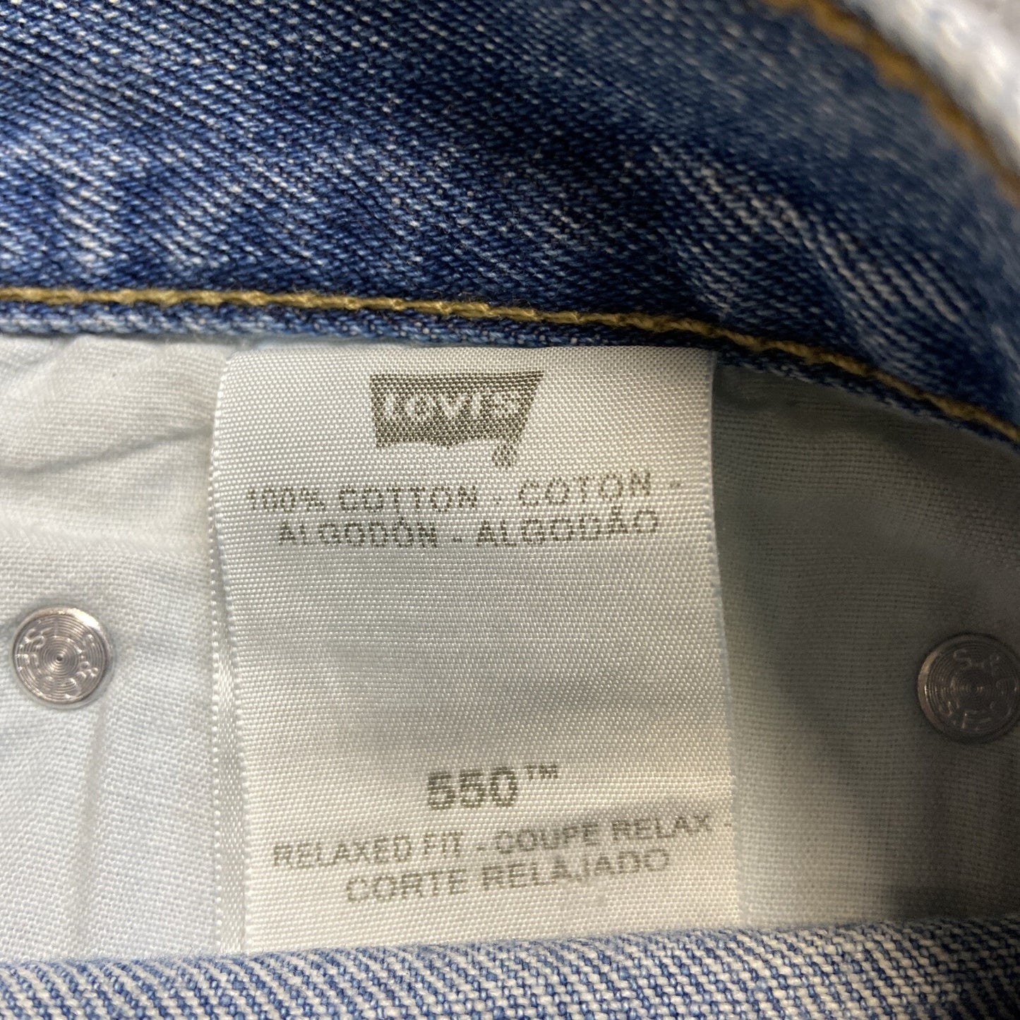 Vintage Levi’s 550 Relaxed Fit Jeans Men’s Size 38x30 Light Blue Denim