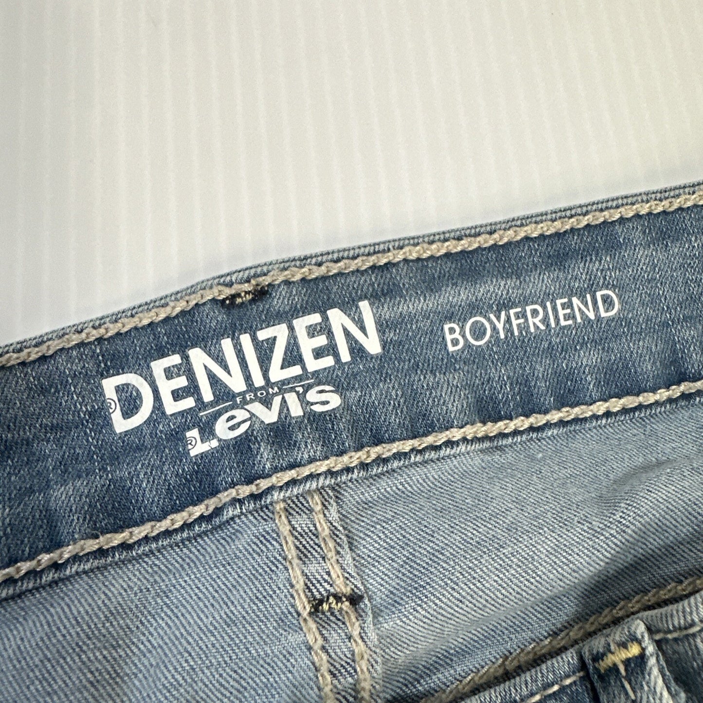 DENIZEN from Levi's Boyfriend Women's Jeans Size 1 Blue Light Wash Denim