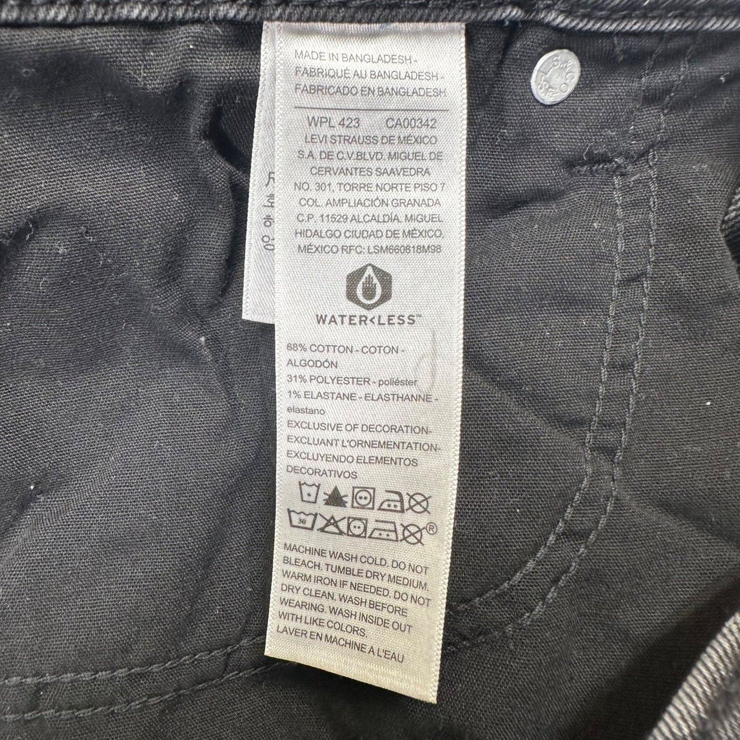 Signature Levi Strauss Women's High-Rise Kick Boot Jeans Size 10 Black #2011