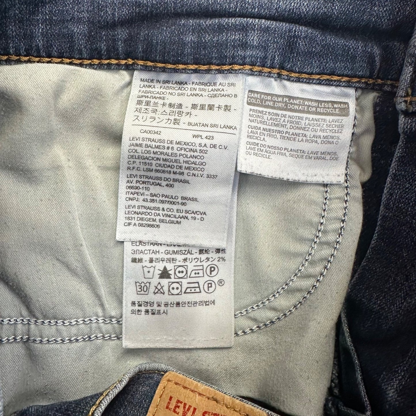 Levi's Women's 314 Shaping Straight Jeans Size 29 Blue Medium Wash #2017