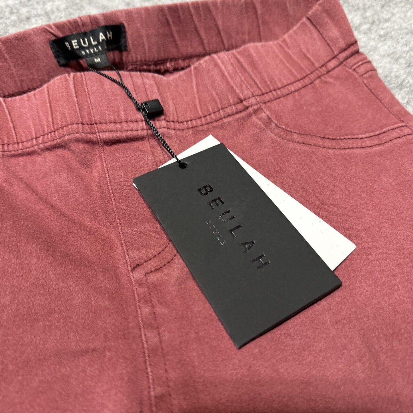 New Beulah Women's Skinny Fit Leggings Size M Medium Red Dark Wash Pants