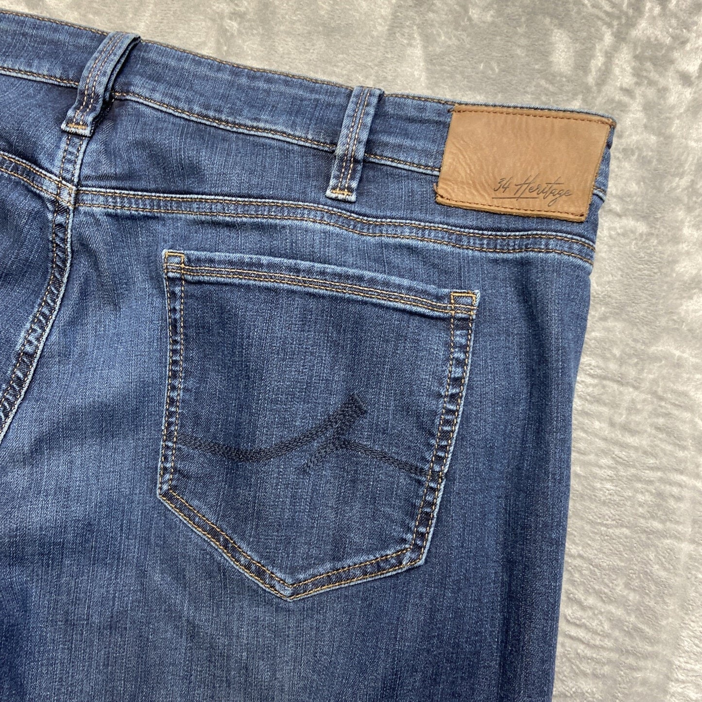 34 Heritage Courage Mid Rise Straight Jeans Men’s Size 40x32 Blue Denim EUC