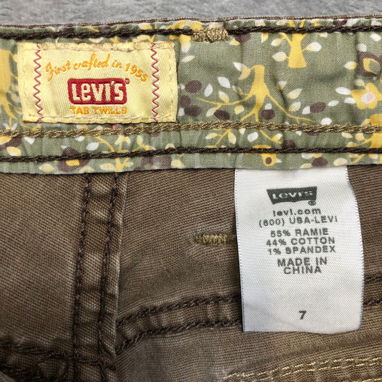 Vintage Levi's Straight Capri Pants Women's Size 7 Brown