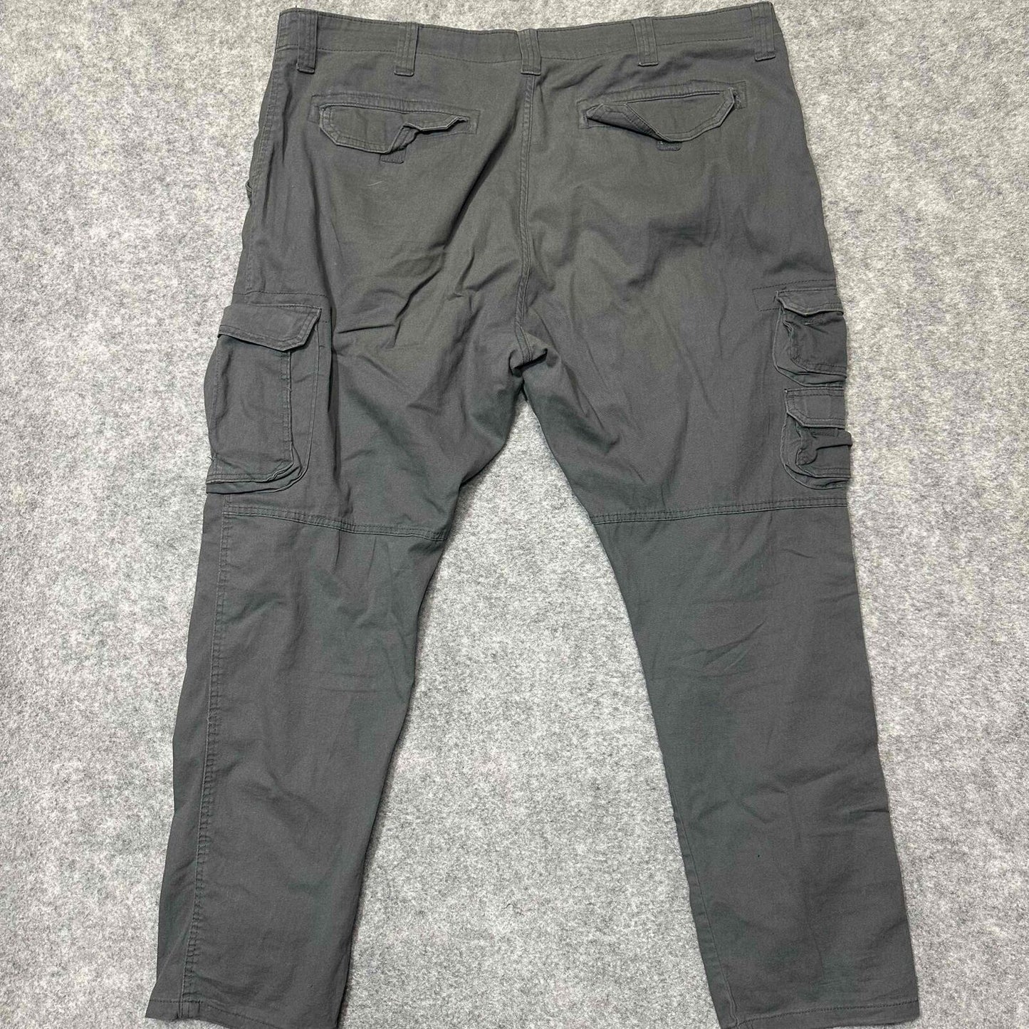 Wrangler Regular Taper Men's Straight Cargo Pants Size 42x30 Gray Faded Pants