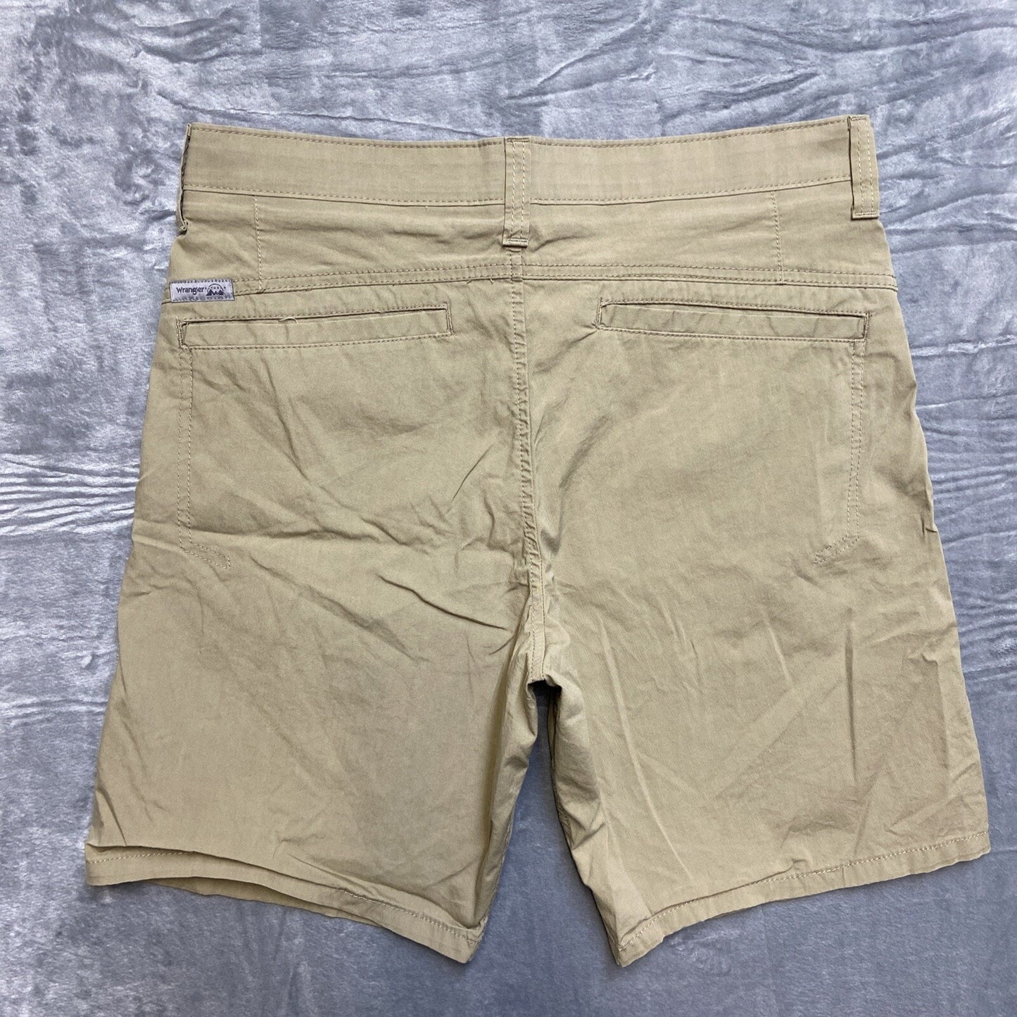 Wrangler Outdoor Shorts Women’s Size 4 Brown Shorts