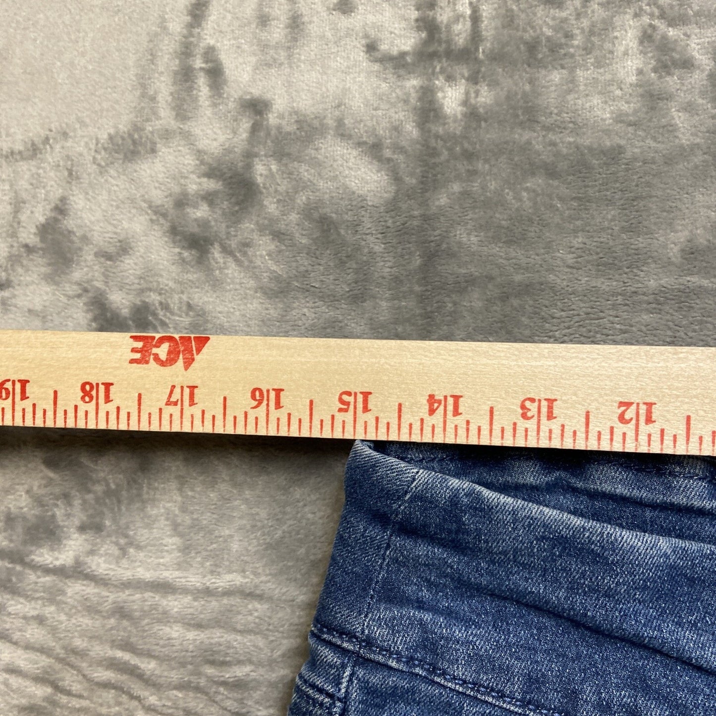 Blair Pull On Straight Jeans Women’s Size 12 Blue Medium Wash Denim