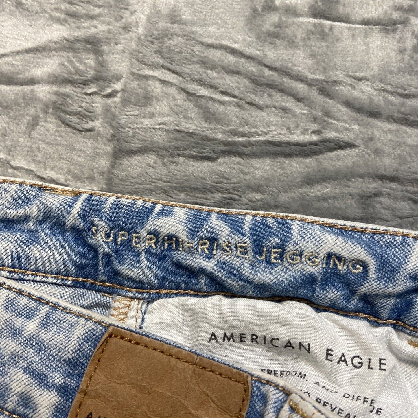 American Eagle Next Level Stretch Distressed Super Hi Rise Jegging Womens 2S