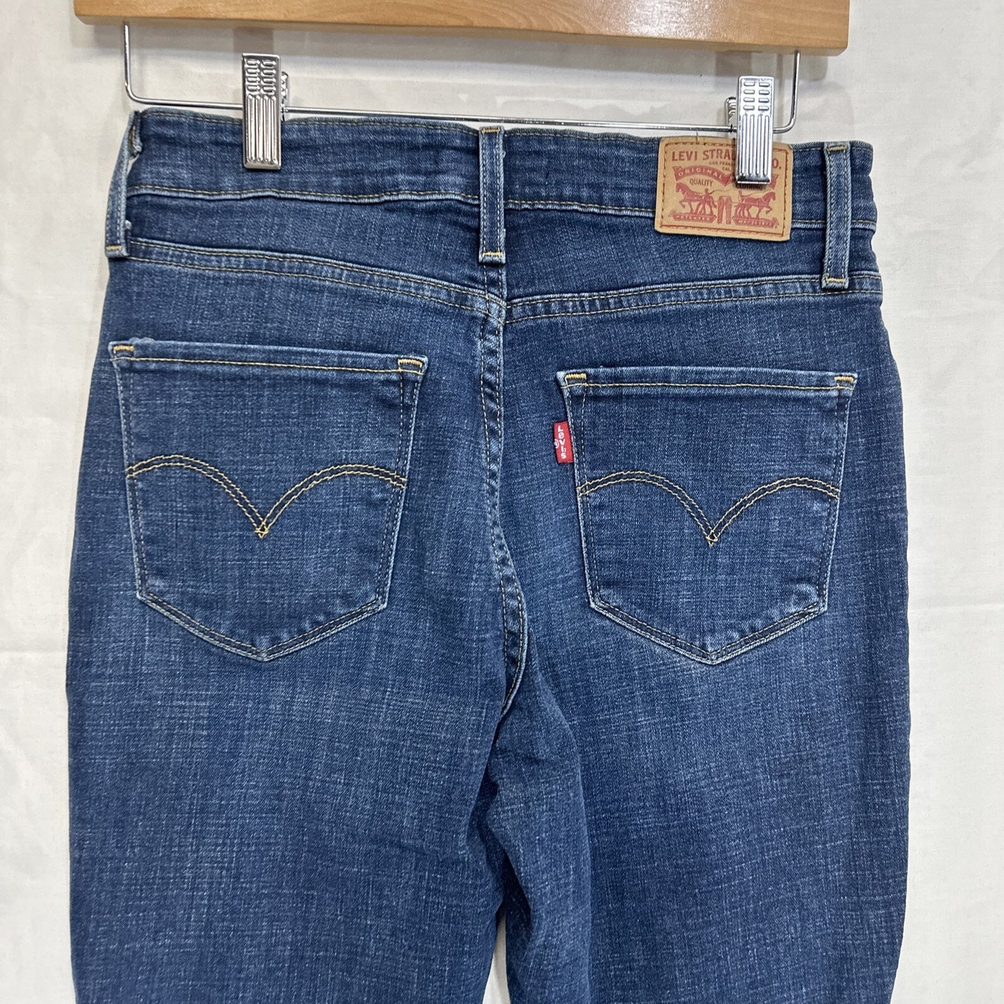 Levi's 721 Jeans Womens Size 28 High Rise Skinny Blue Dark Wash Distressed Crop