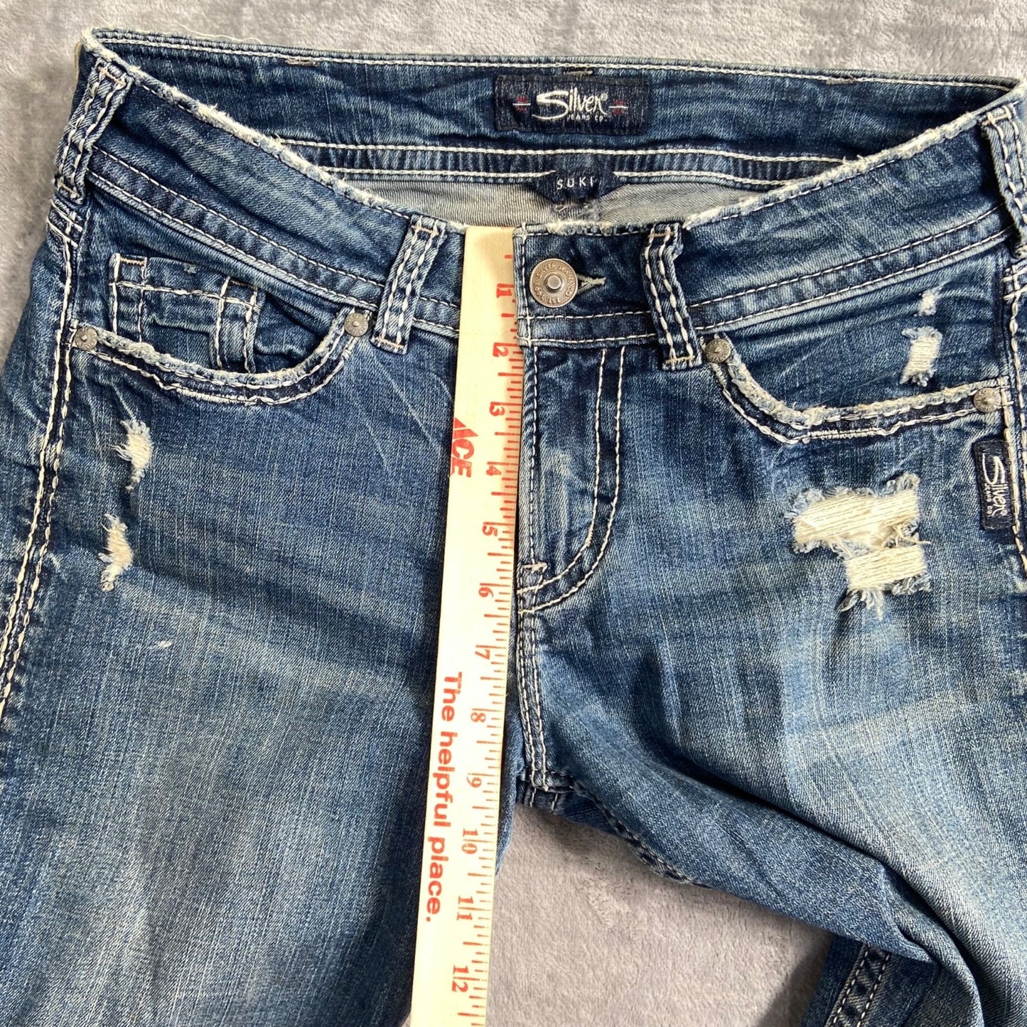 Silver Women's Suki Capri Jeans Size 30 Blue Distressed