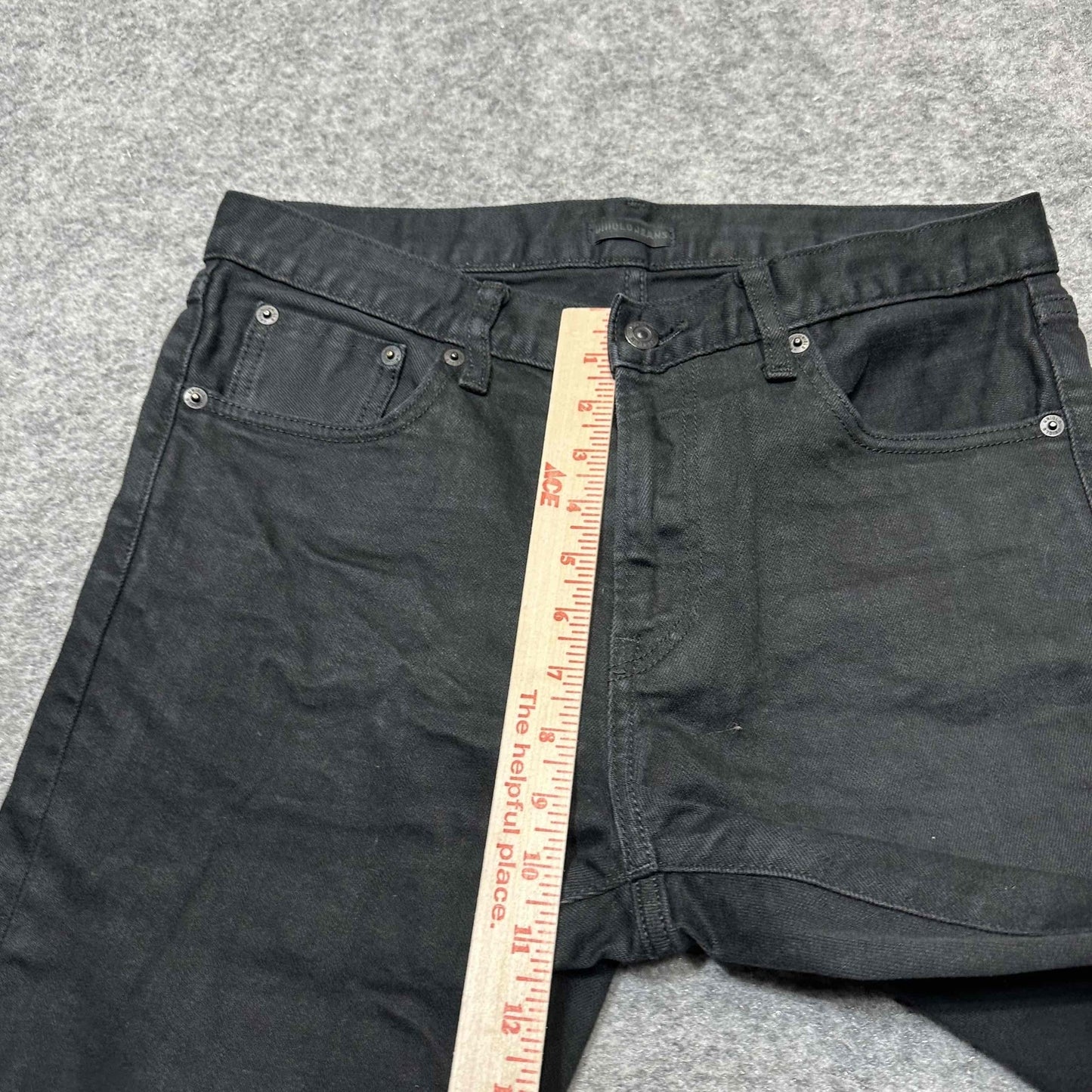 Uniqlo Jeans Men's Straight Button Fly Jeans Size 30x34 Black Dark Wash Denim