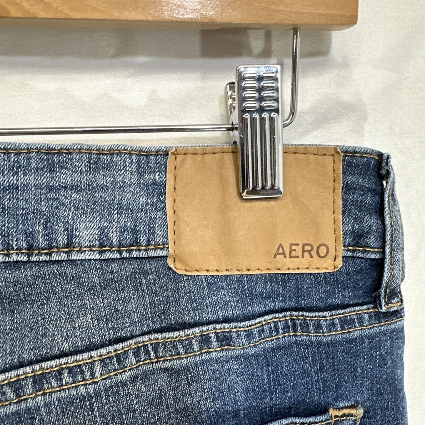 Aeropostale Jeans Men’s 30x32 Slim Straight Mid Rise Medium Wash Denim