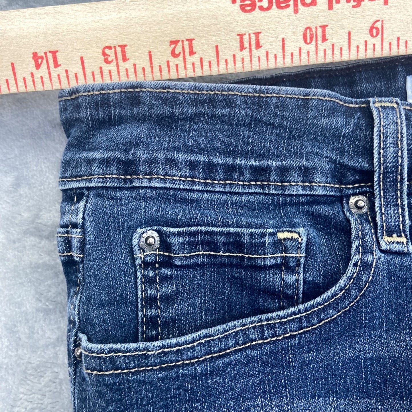Signature Levi Strauss Women's Straight Jeans Size 8M Dark Wash
