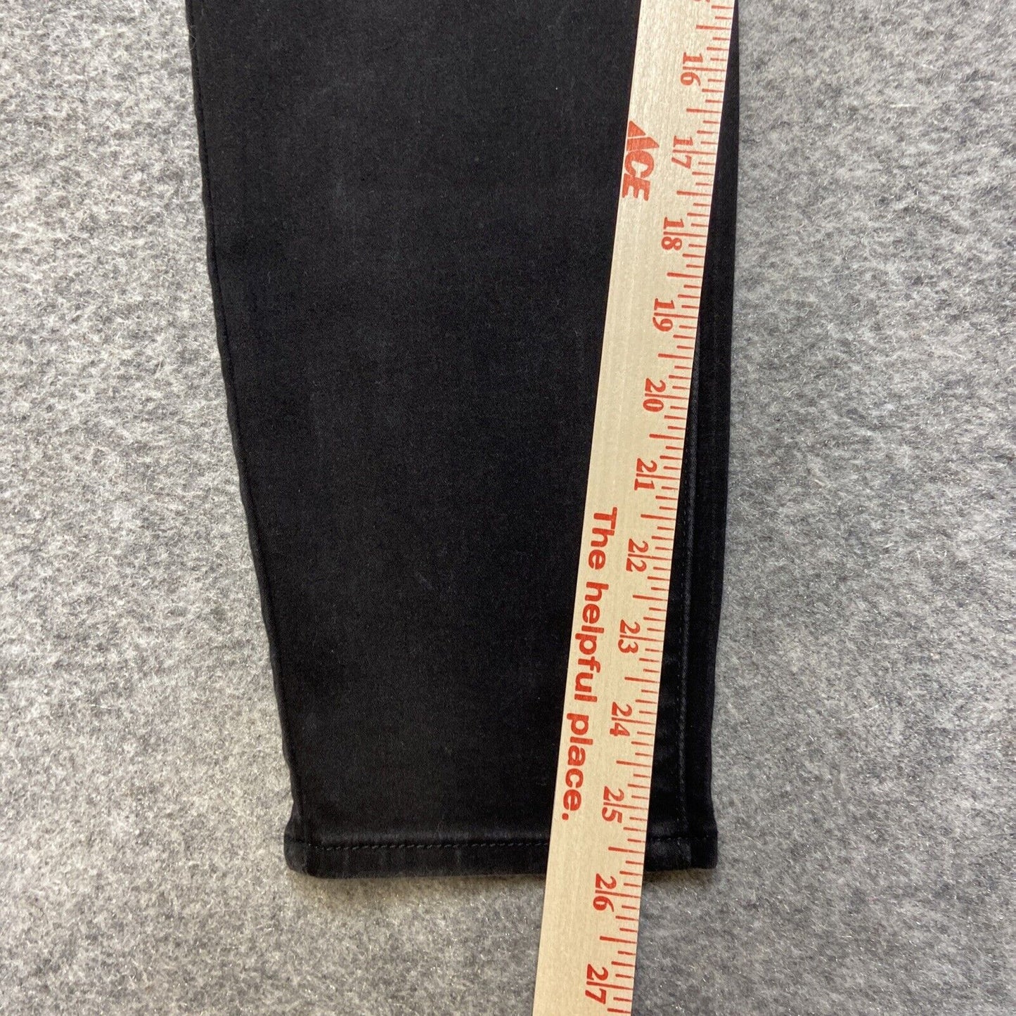 Signature Levi's Totally Shaping Pull On Skinny Jeans Women's Sz 14S Black 32x28