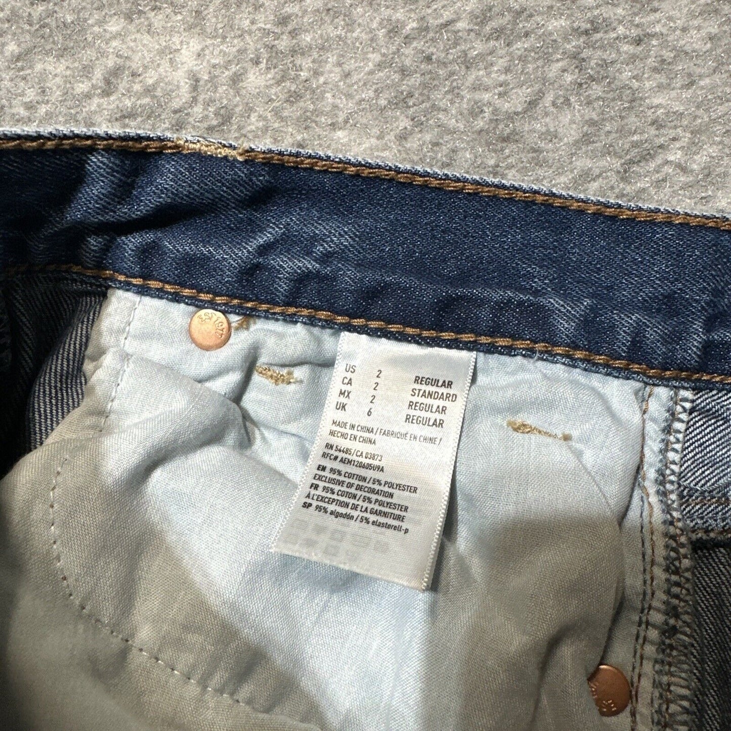 American Eagle Mom Jean Women's Jeans Size 2 Blue Light Wash Denim