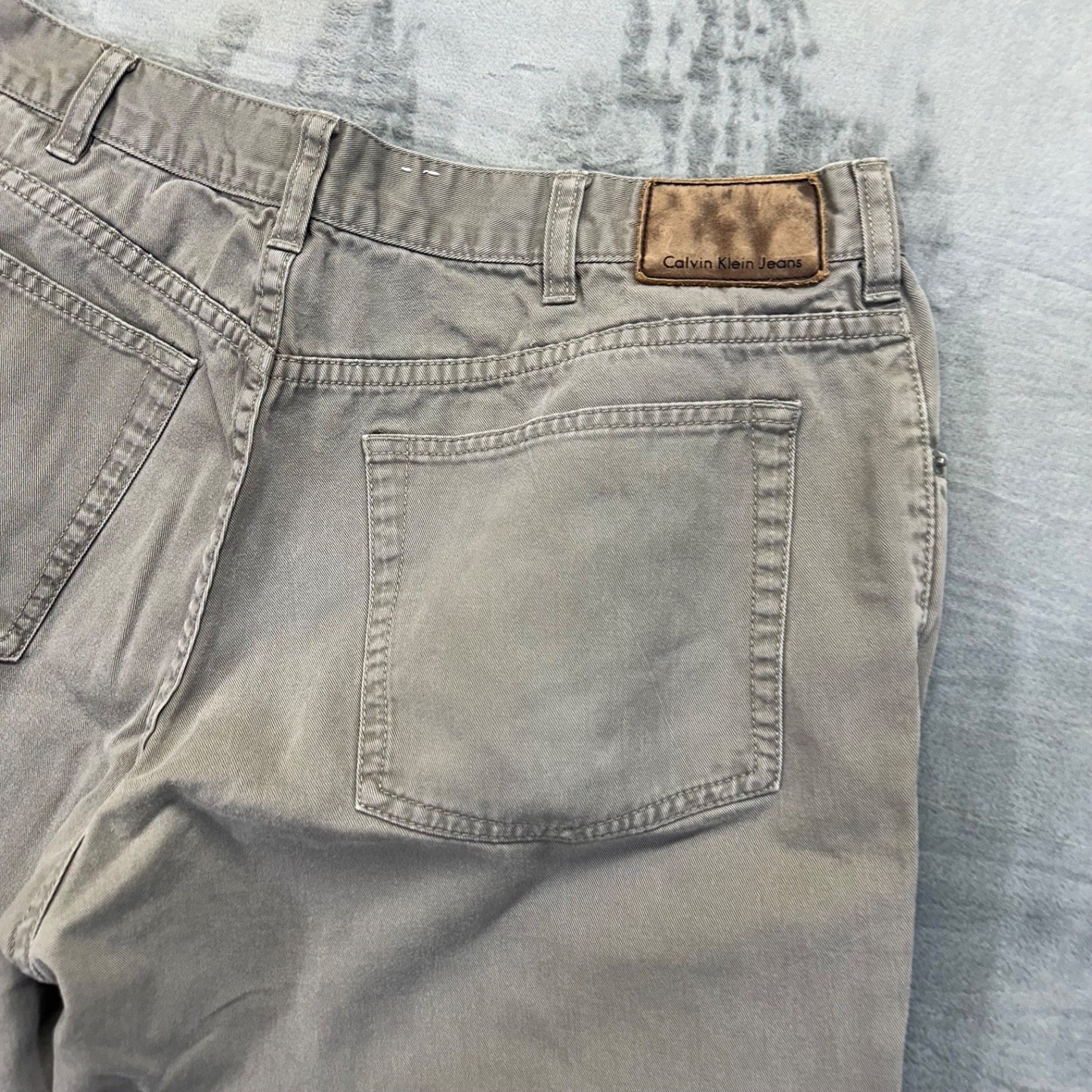 Calvin Klein Men's Easy Fit Jeans 36 Beige Denim