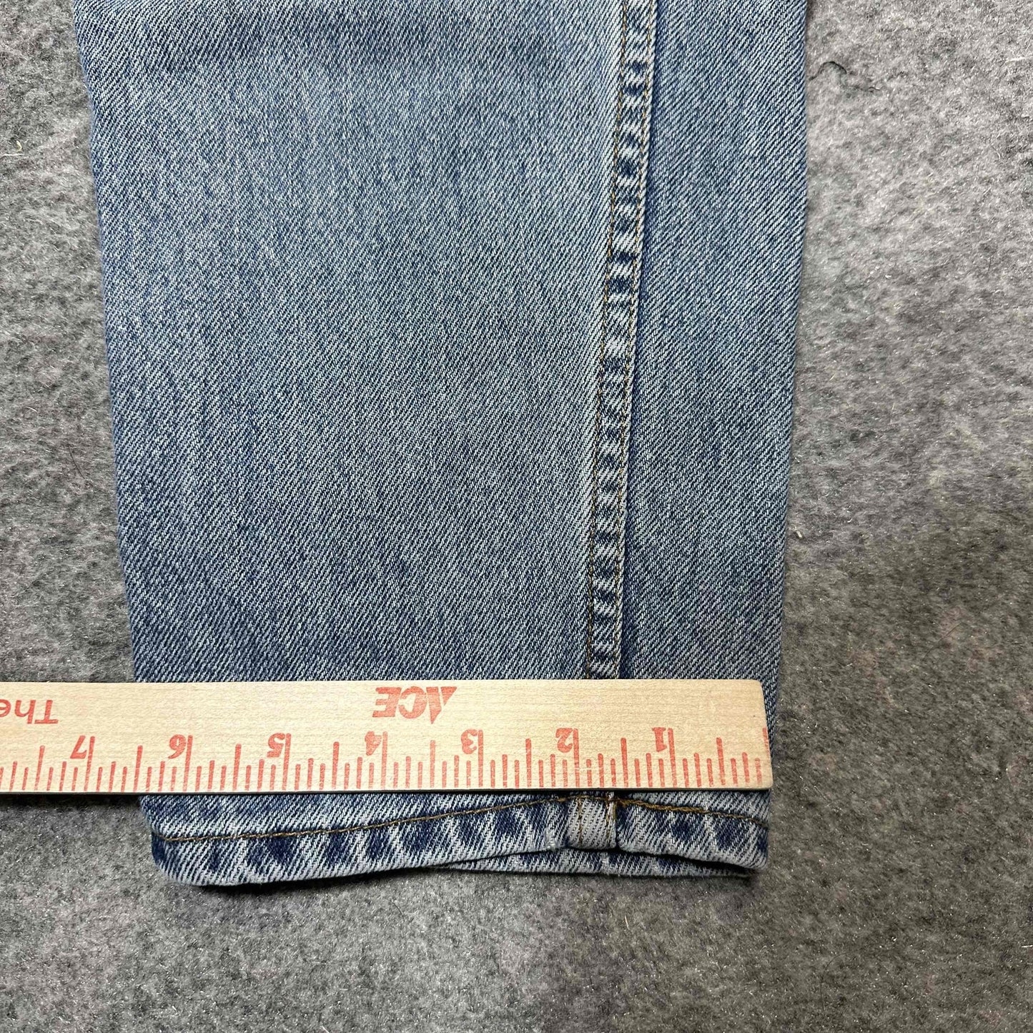 Vintage Levis 550 Women's Relaxed Fit Tapered Leg Jeans Size 16 WM Blue Denim