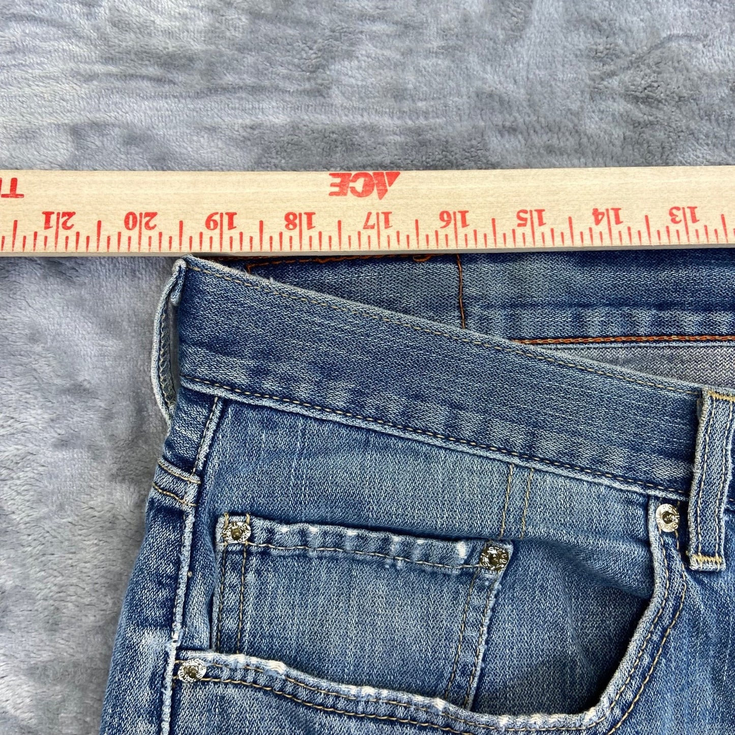 Levi's Men's Loose Straight Denim Shorts Size 36 Blue Distressed