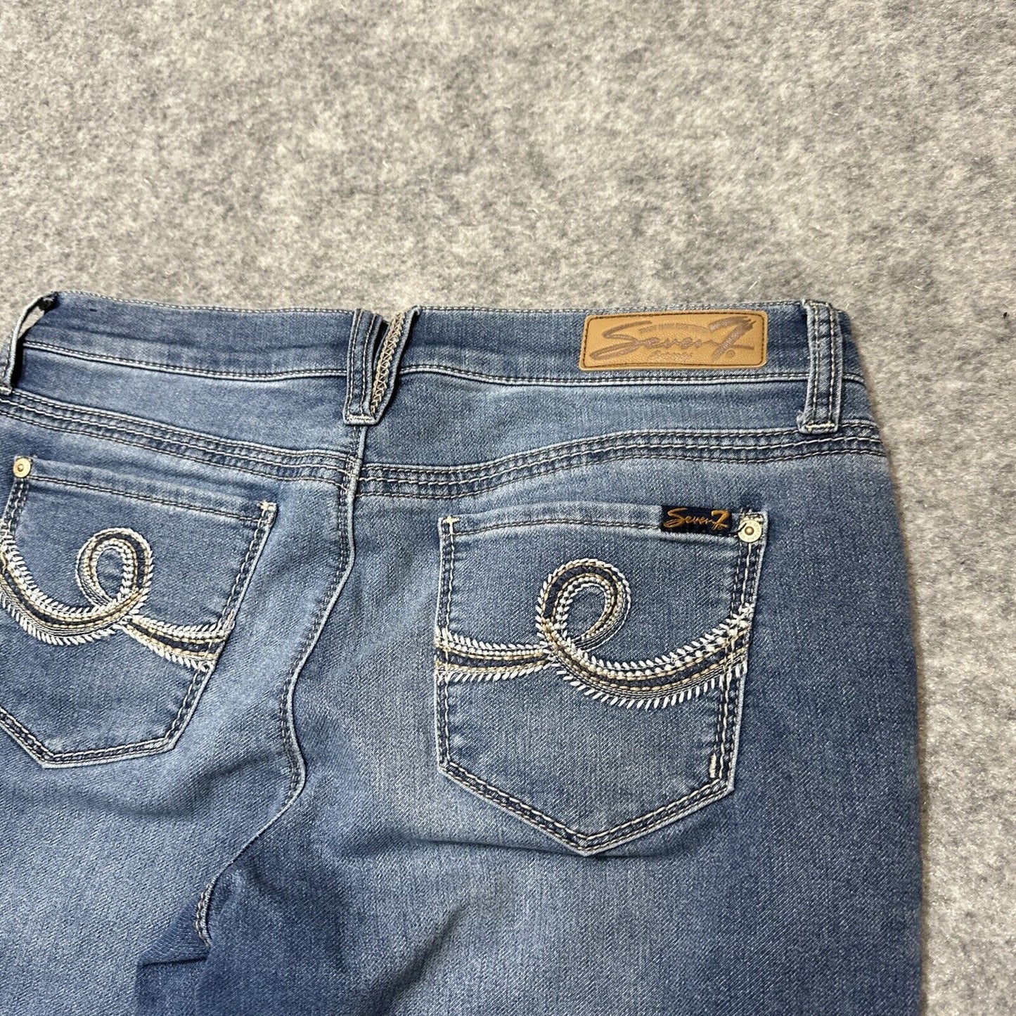 Seven7 Girlfriend Women's Cropped Jeans Size 6 Blue Medium Wash Denim